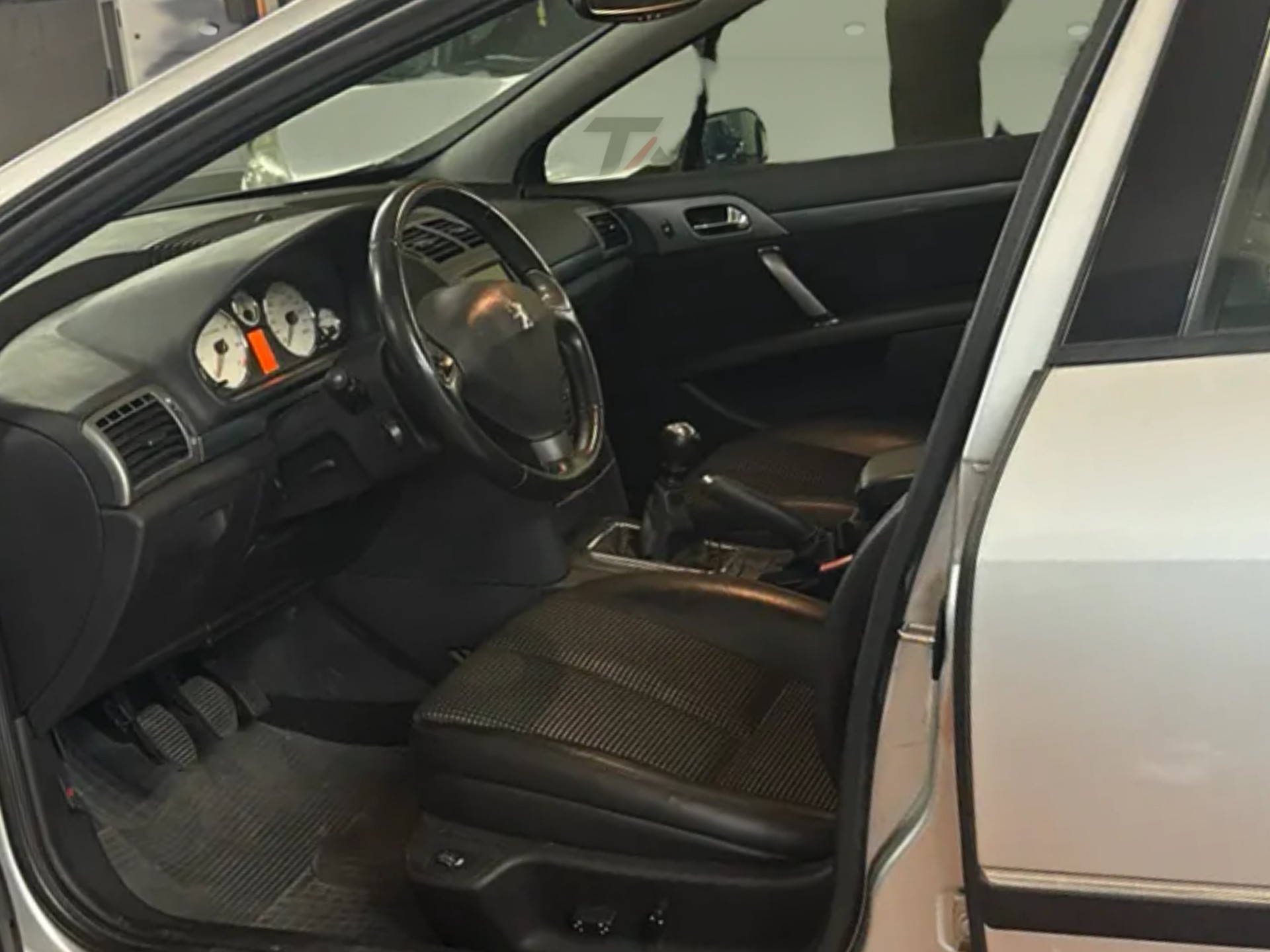 PEUGEOT 407 2.2 ST Executive-image-9