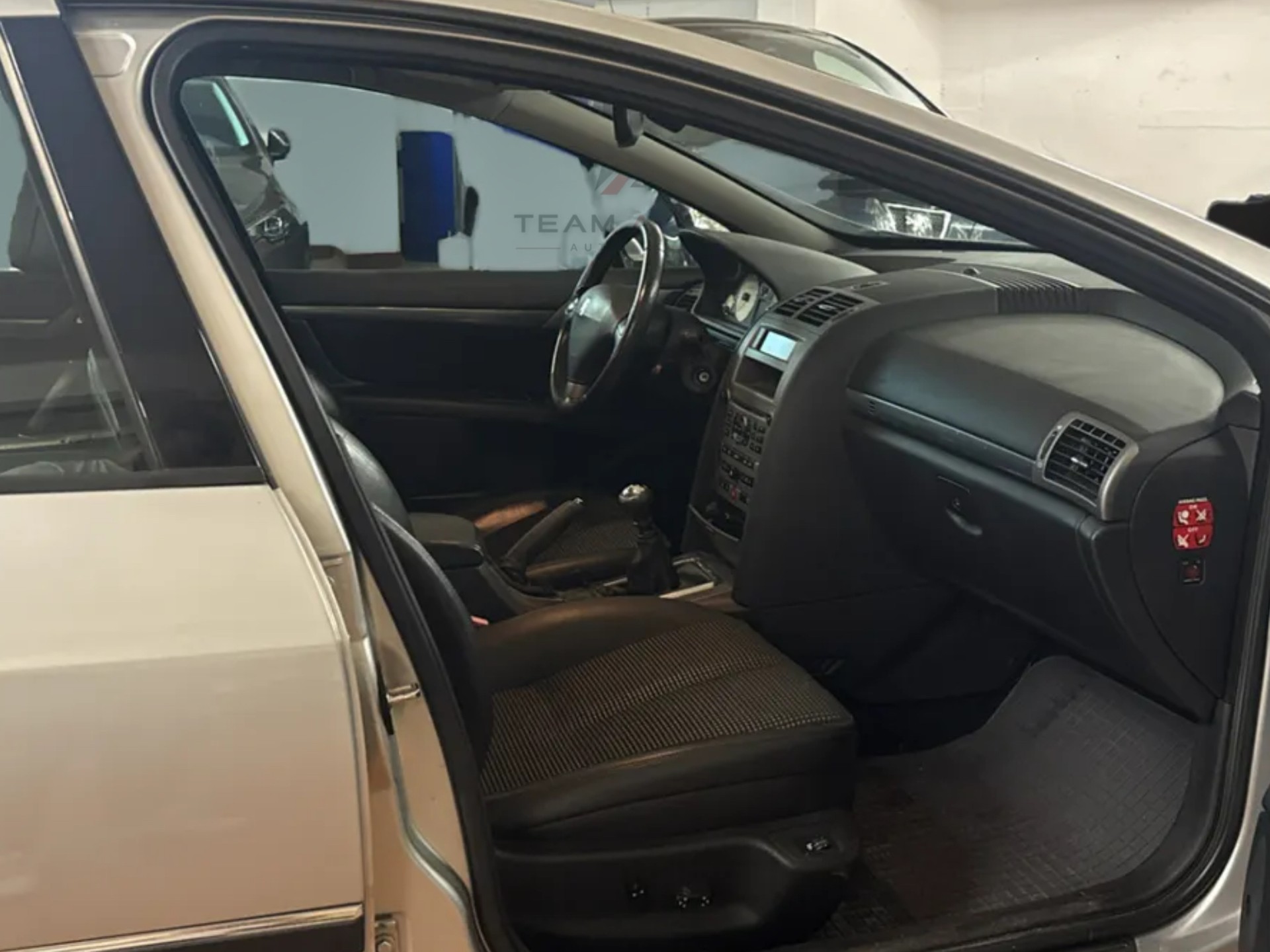 PEUGEOT 407 2.2 ST Executive-image-10