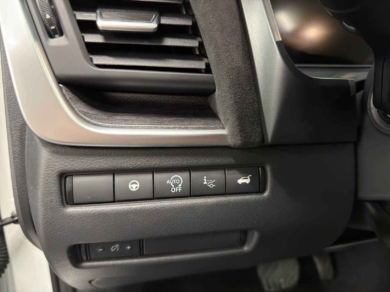 NISSAN Qashqai 1.3 DIG-T Tekna+ 4x4-image-7