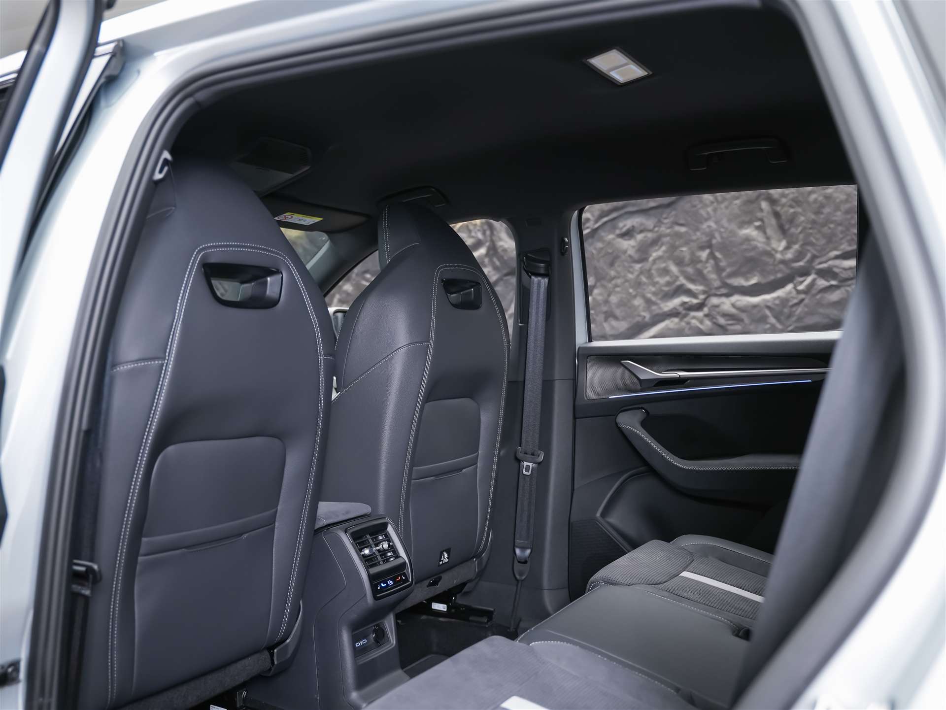 SKODA Kodiaq 2.0 TDI Sportline 4x4 *Matrix LED*Anhängerkupplung*-image-10