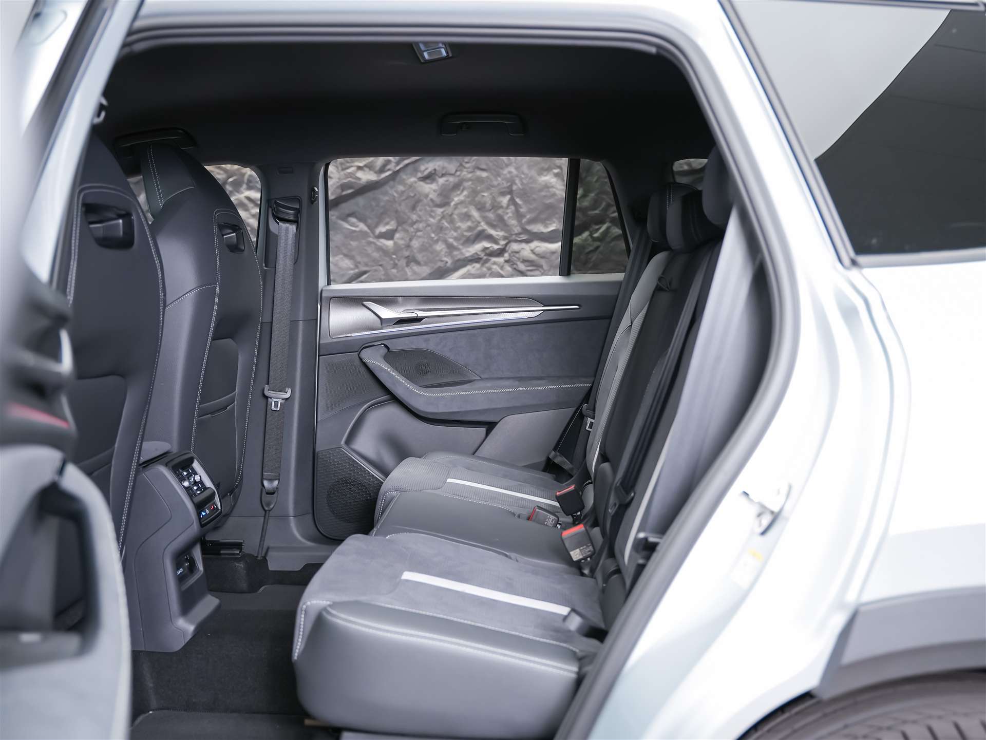 SKODA Kodiaq 2.0 TDI Sportline 4x4 *Matrix LED*Anhängerkupplung*-image-11