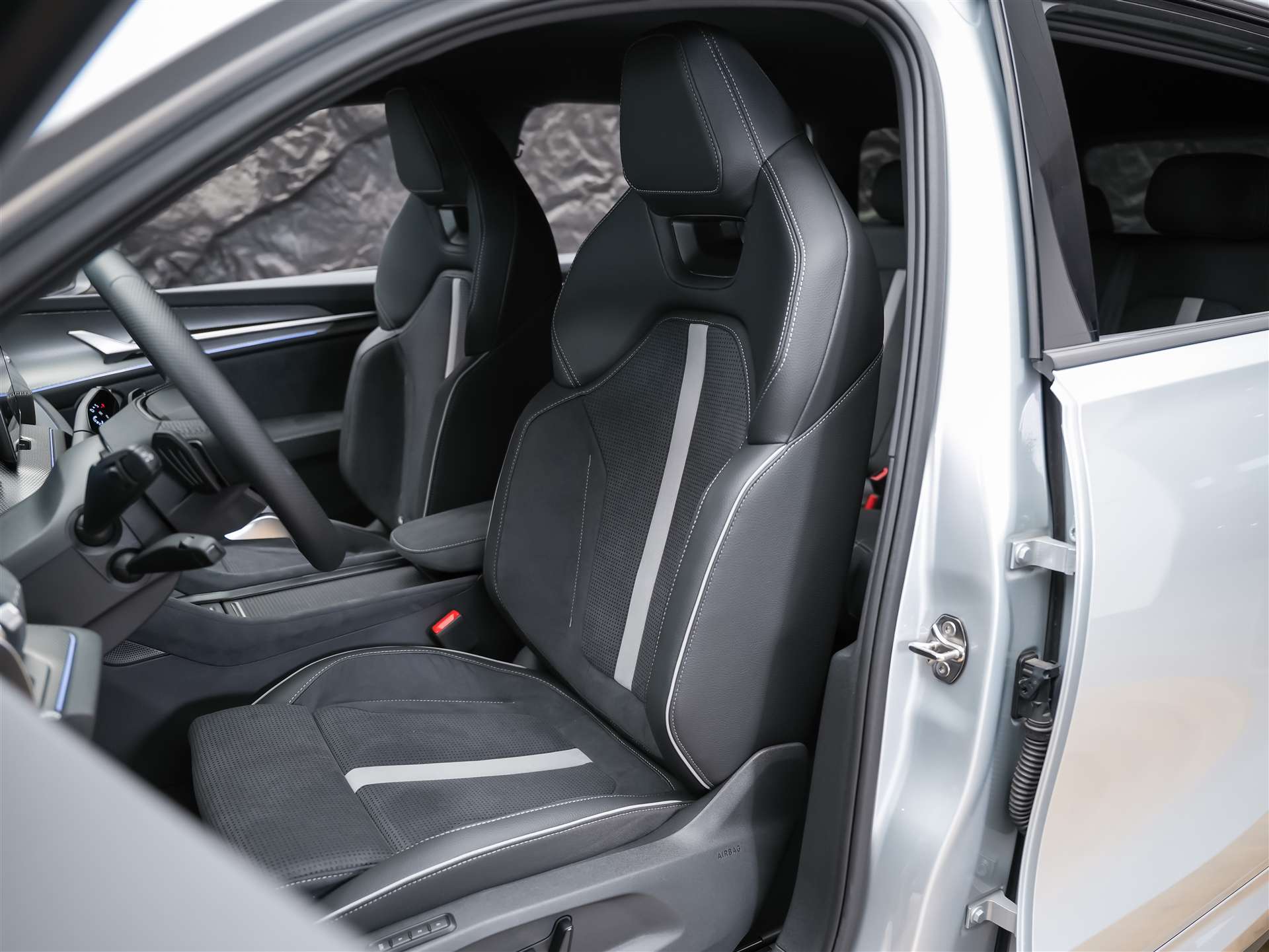 SKODA Kodiaq 2.0 TDI Sportline 4x4 *Matrix LED*Anhängerkupplung*-image-8