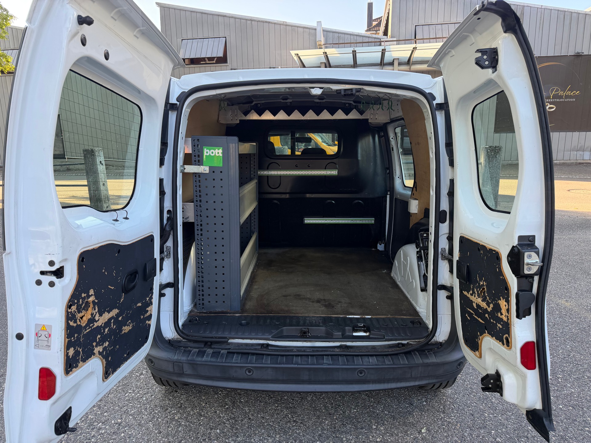 RENAULT Kangoo Medium dCi 90 ENERGY Business ** 3-Plätzer * Klimaanlage ** Tempomat ** PDC Hinten ** Frisch Ab MFK-image-12