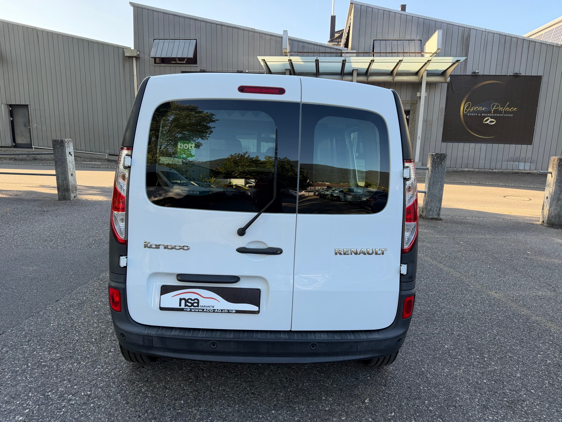 RENAULT Kangoo Medium dCi 90 ENERGY Business ** 3-Plätzer * Klimaanlage ** Tempomat ** PDC Hinten ** Frisch Ab MFK-image-11