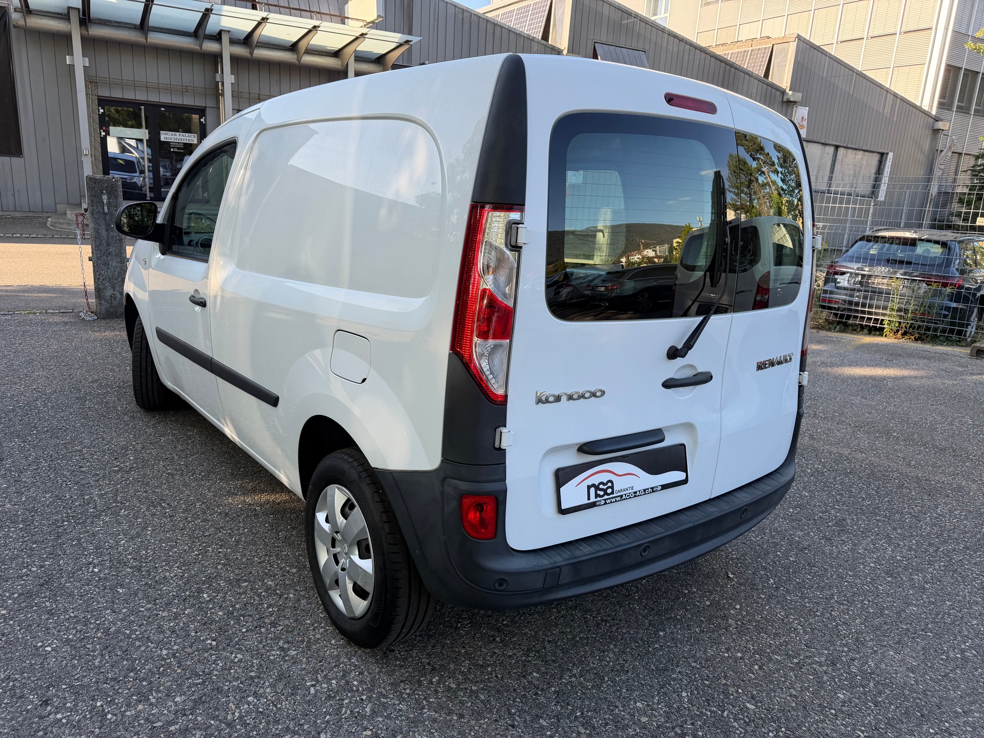 RENAULT Kangoo Medium dCi 90 ENERGY Business ** 3-Plätzer * Klimaanlage ** Tempomat ** PDC Hinten ** Frisch Ab MFK-image-10