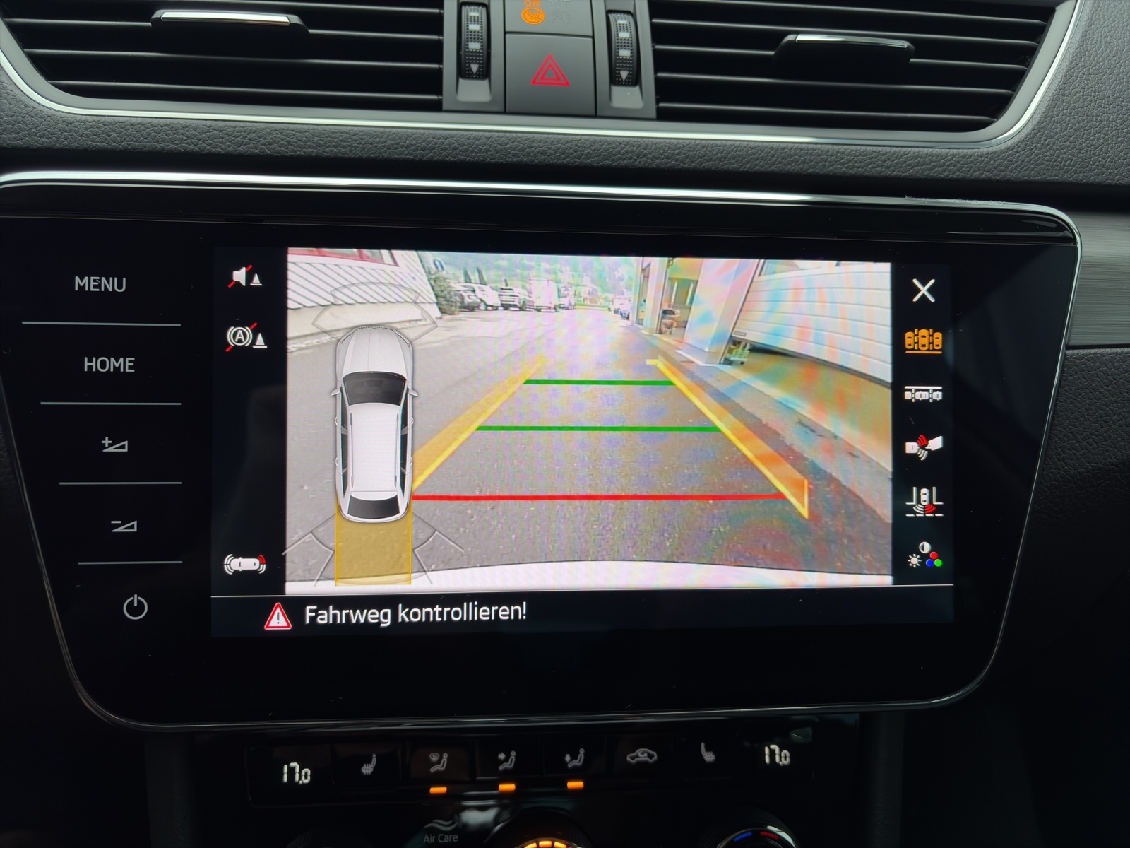 SKODA Superb Combi 2.0 TDI 200 Style 4x4 DSG-image-17