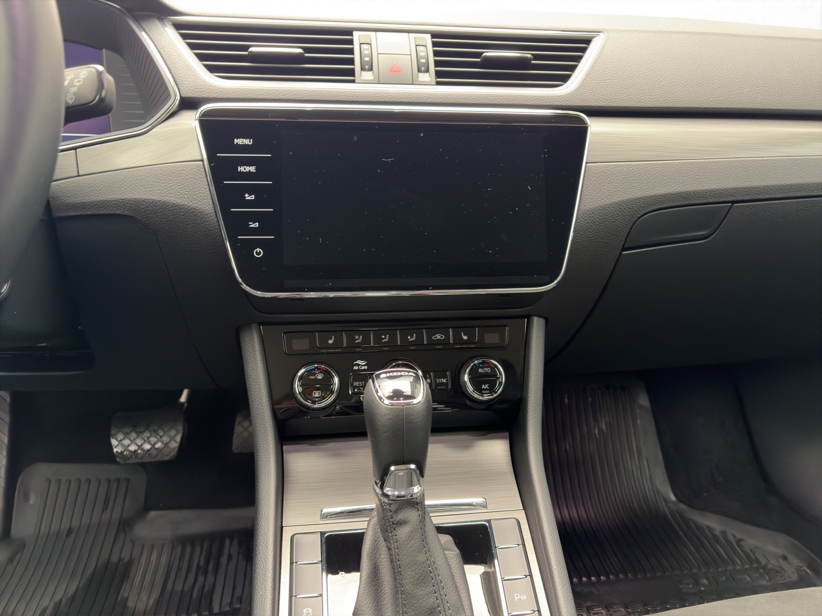 SKODA Superb Combi 2.0 TDI 200 Style 4x4 DSG-image-11
