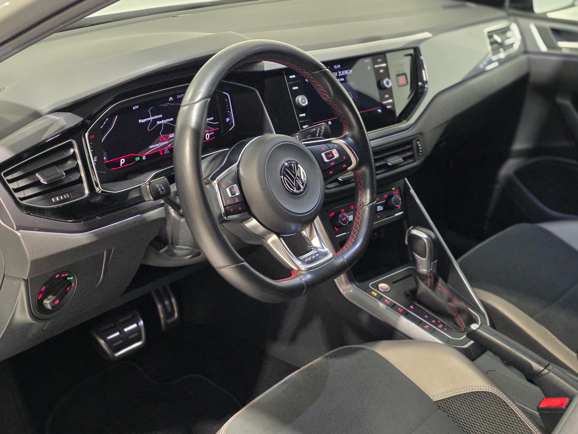 VW Polo 2.0 TSI GTI DSG-image-6