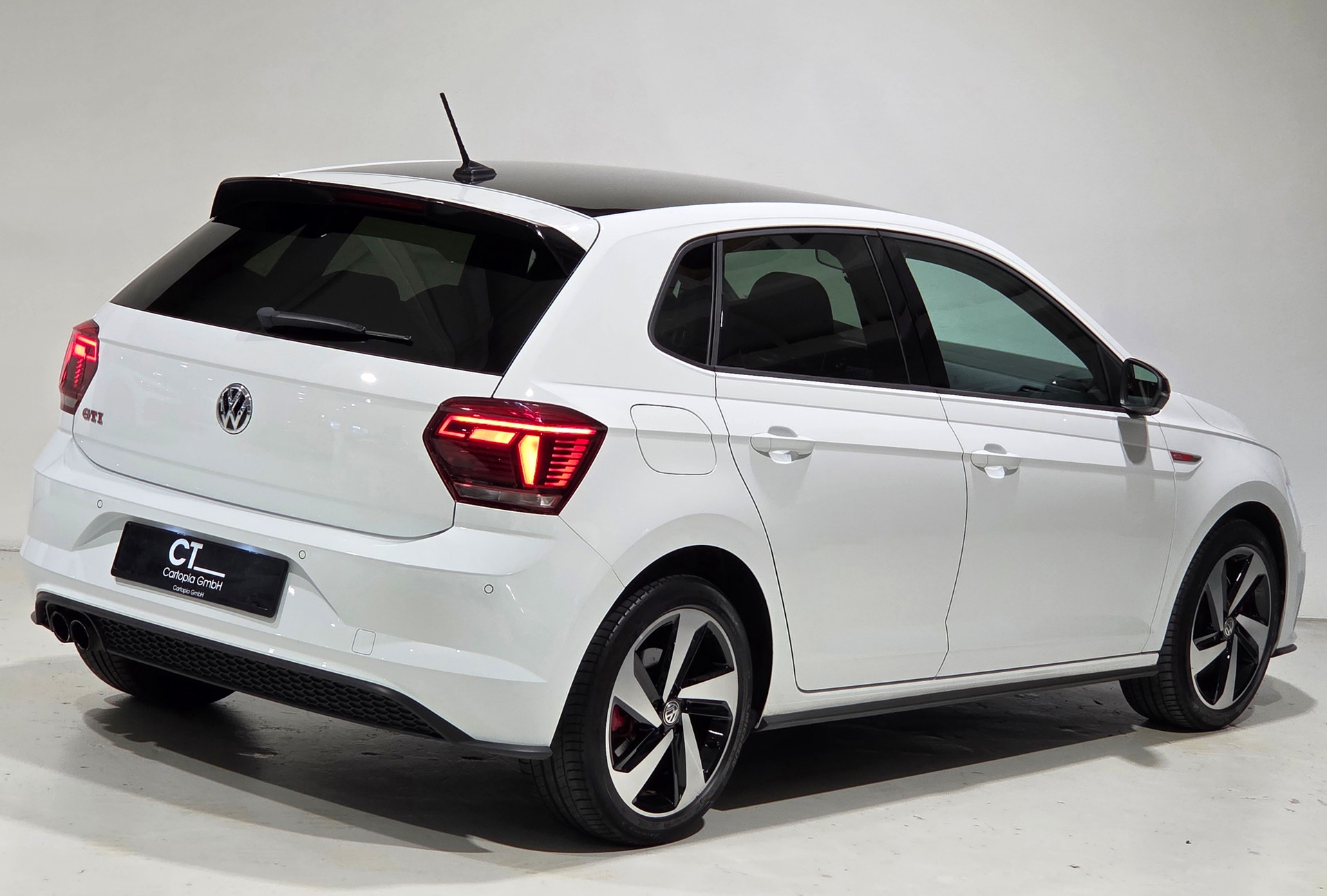 VW Polo 2.0 TSI GTI DSG-image-27