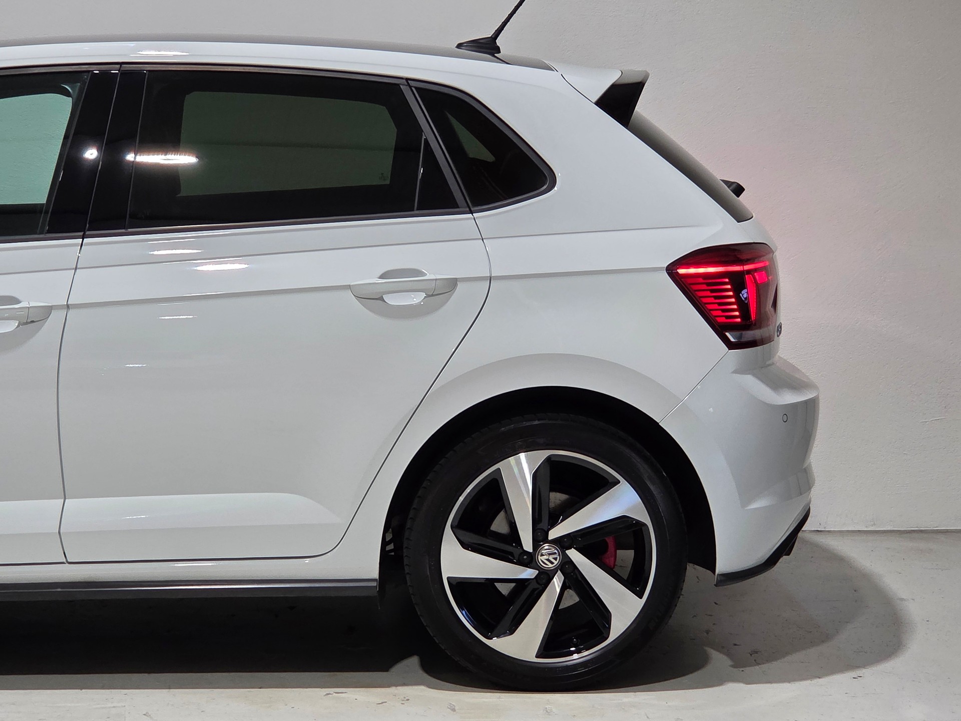 VW Polo 2.0 TSI GTI DSG-image-21