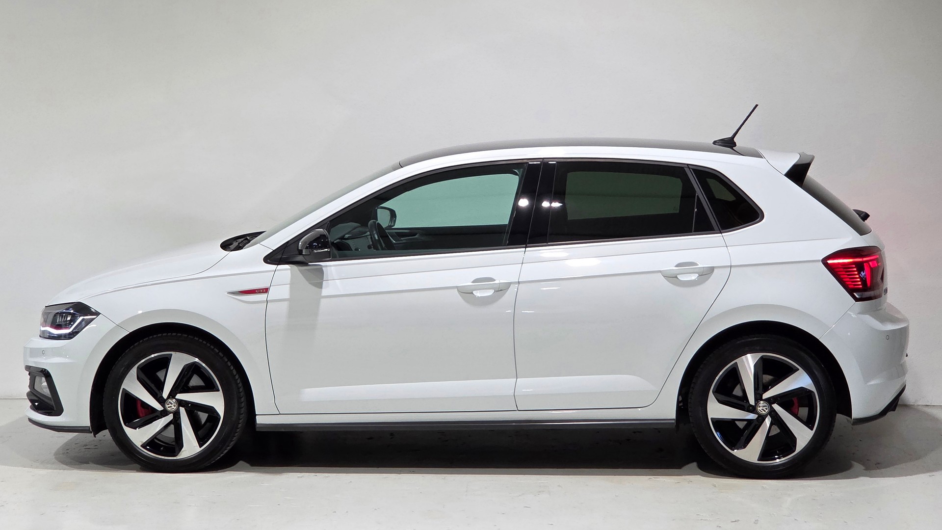 VW Polo 2.0 TSI GTI DSG-image-1