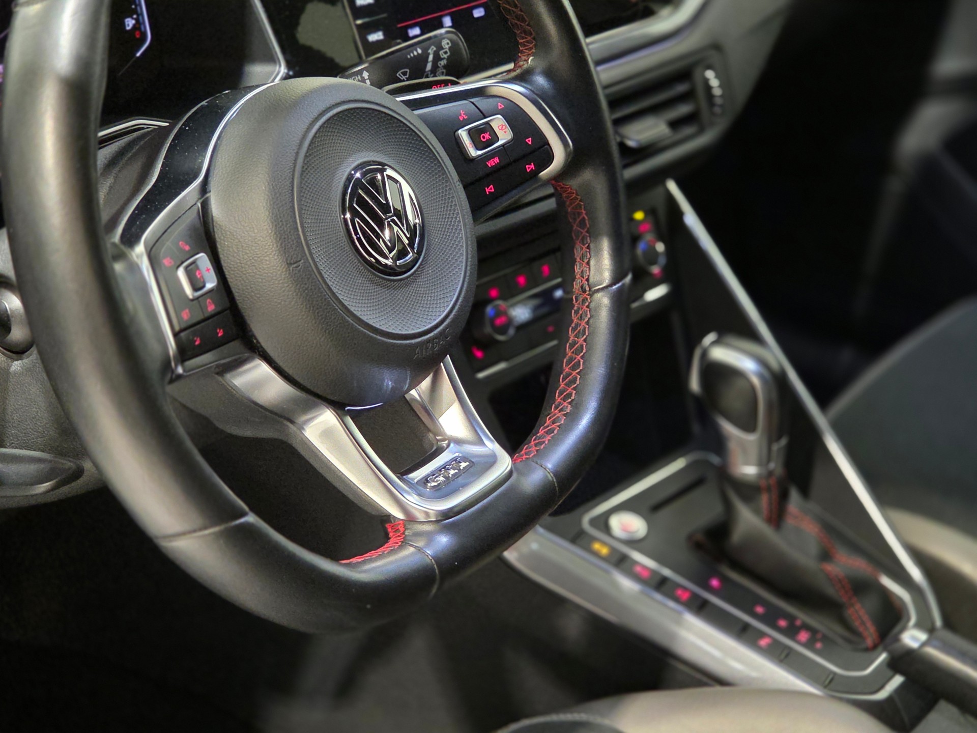 VW Polo 2.0 TSI GTI DSG-image-7