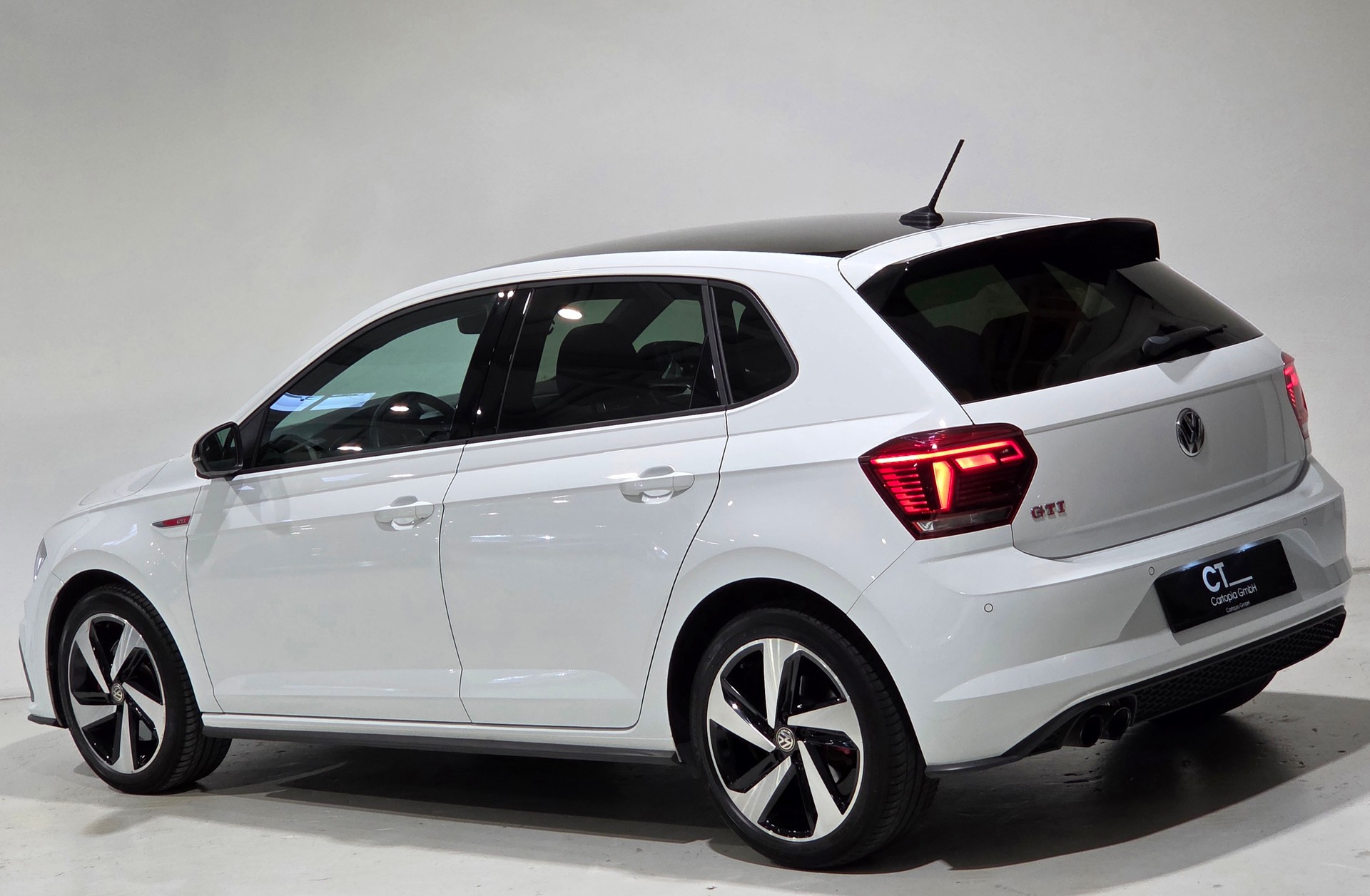 VW Polo 2.0 TSI GTI DSG-image-2