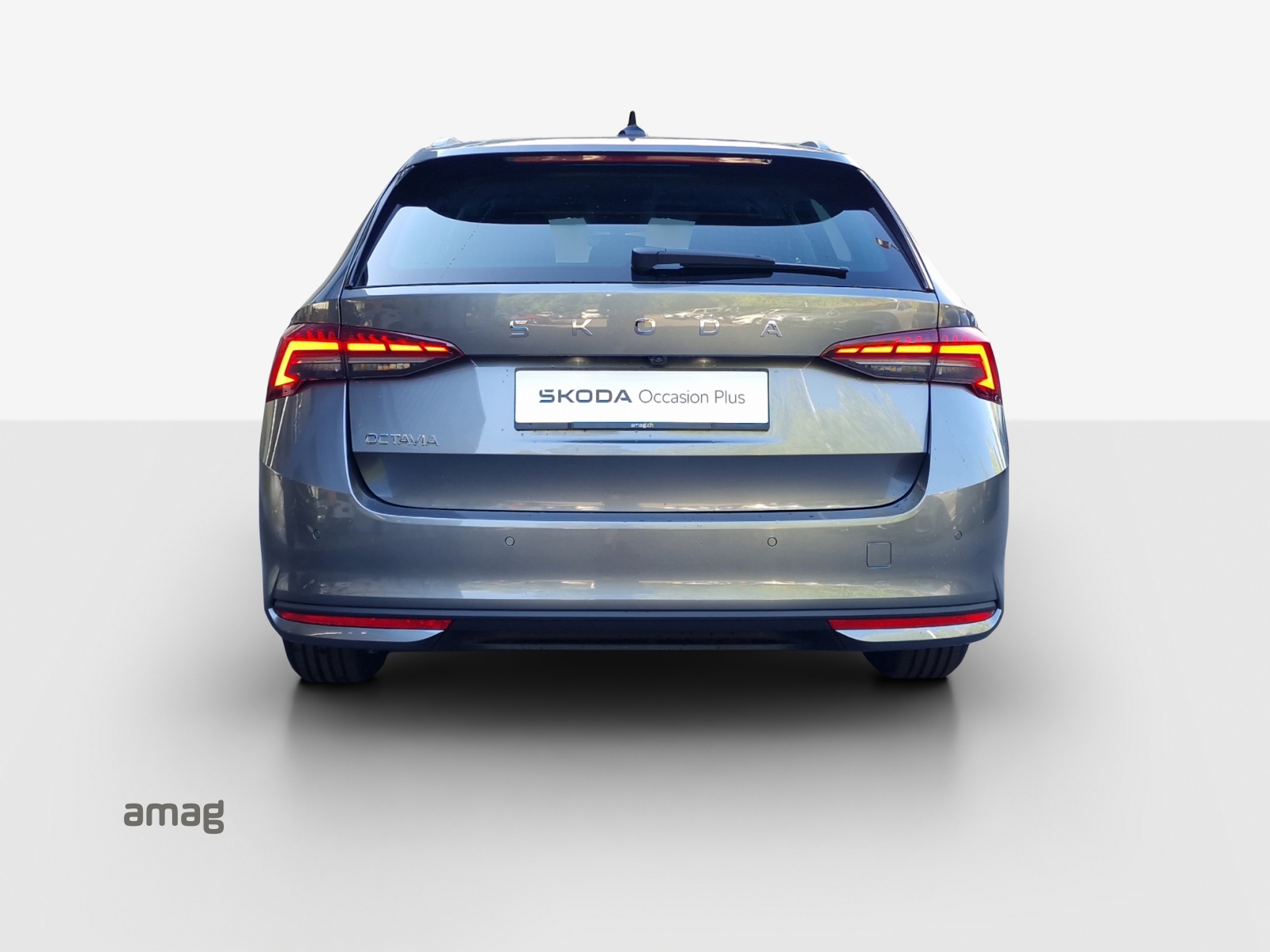 SKODA Octavia Combi 2.0 TDI DSG Selection-showroom-element-3