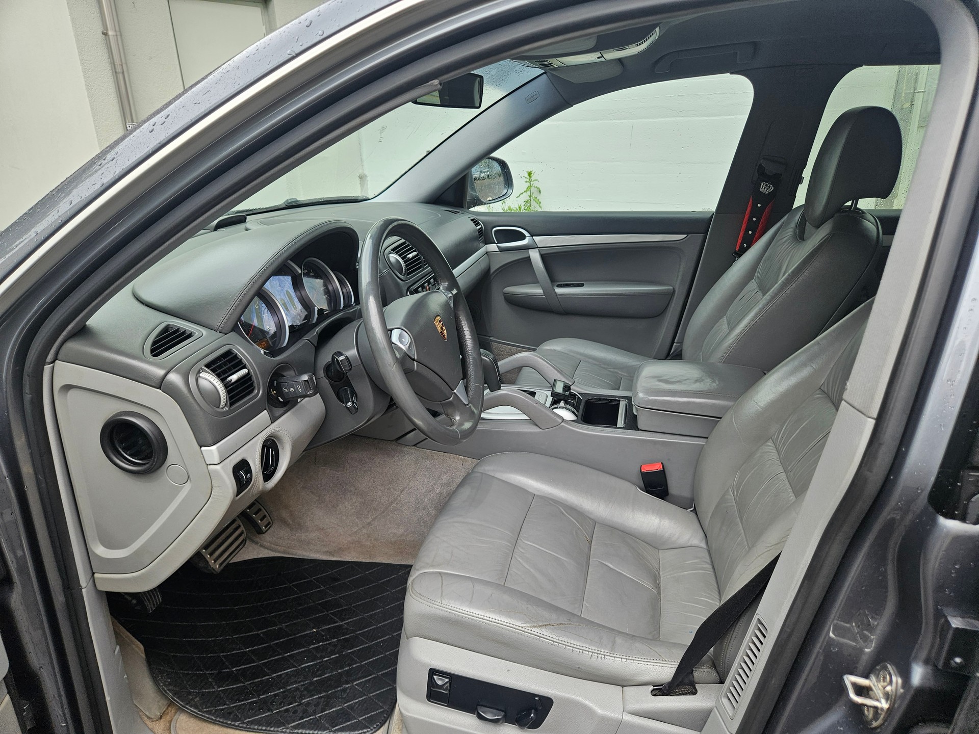 PORSCHE Cayenne S-image-8
