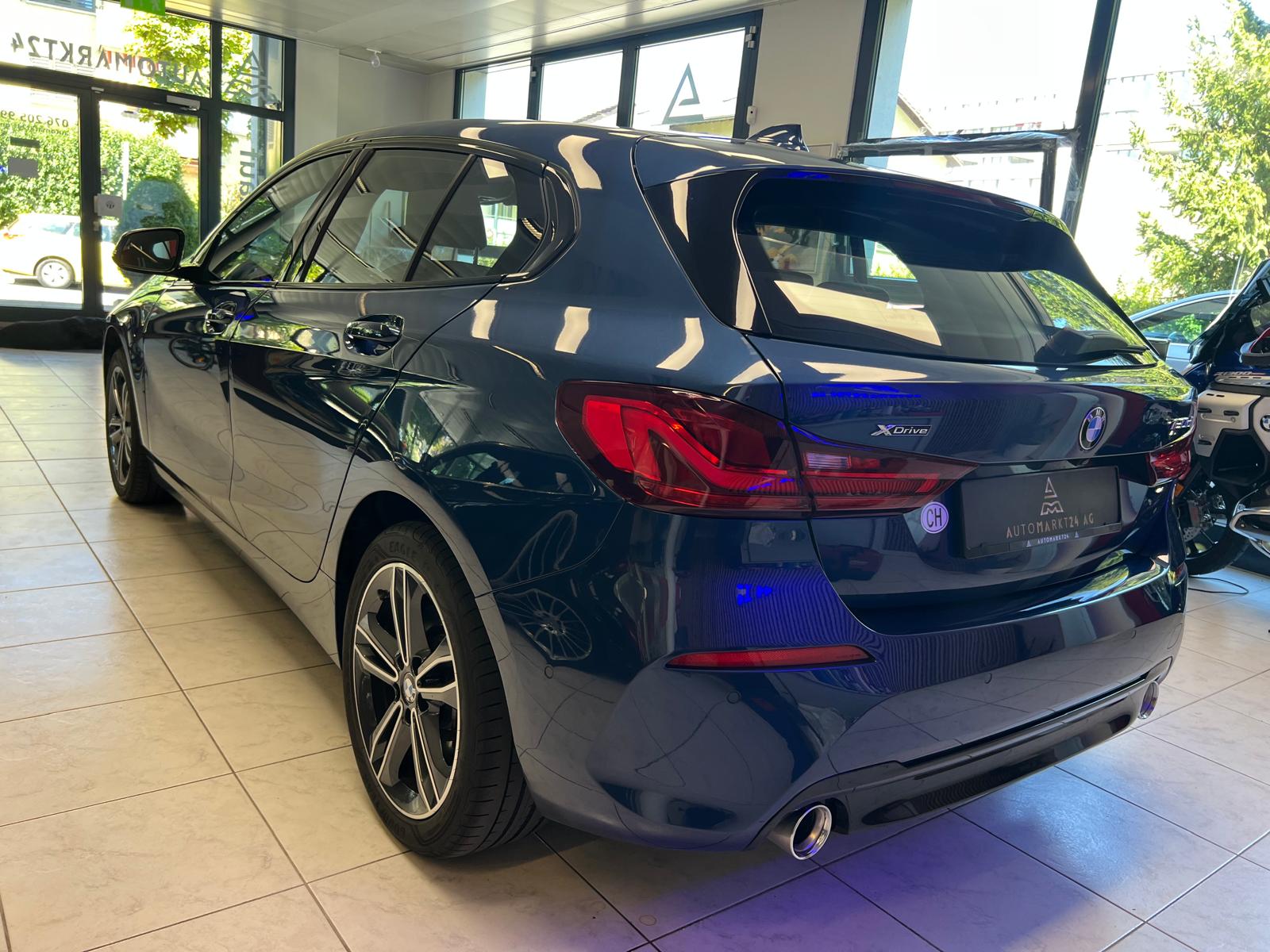 BMW 120d xDrive-image-12