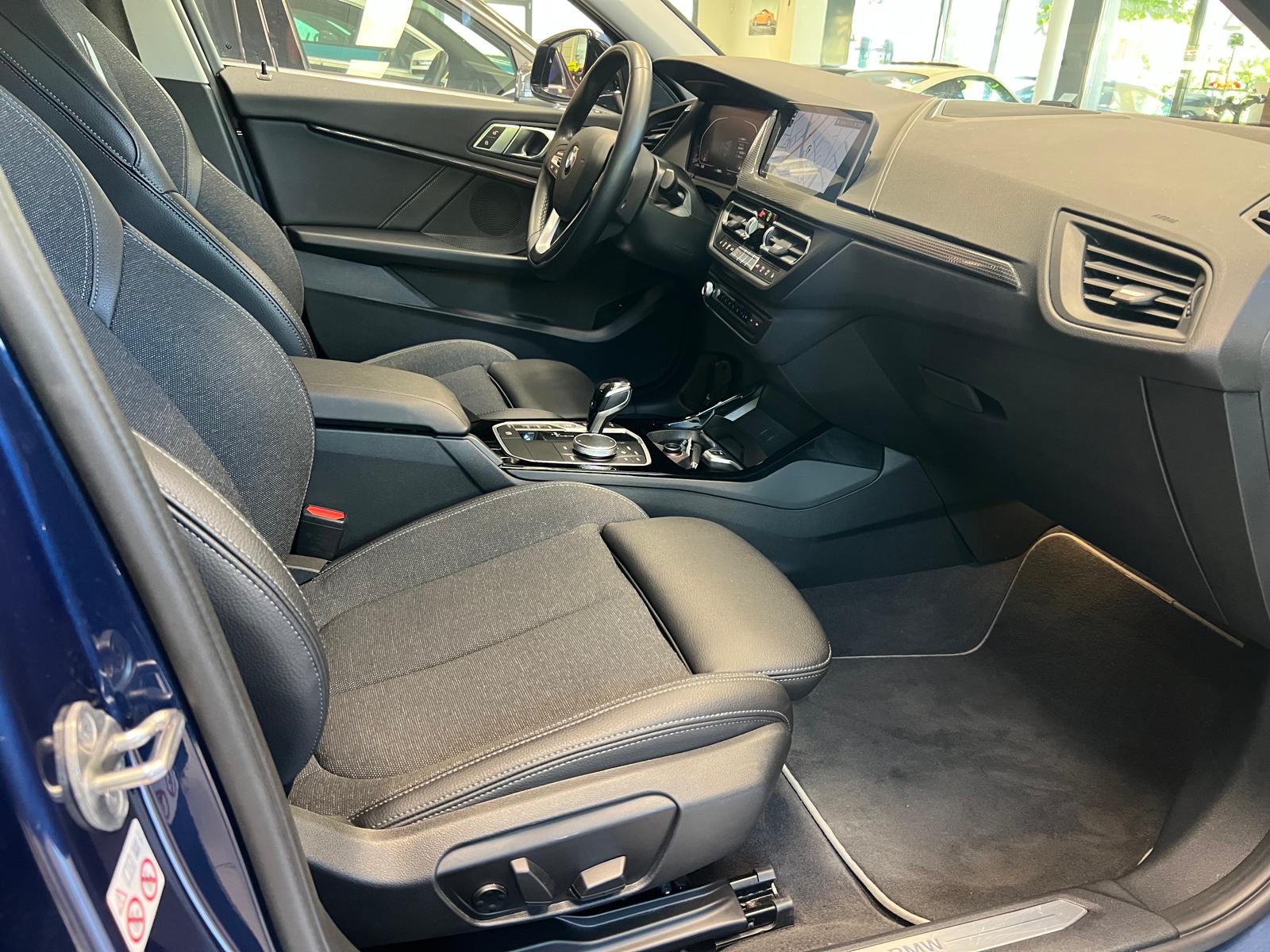 BMW 120d xDrive-image-9