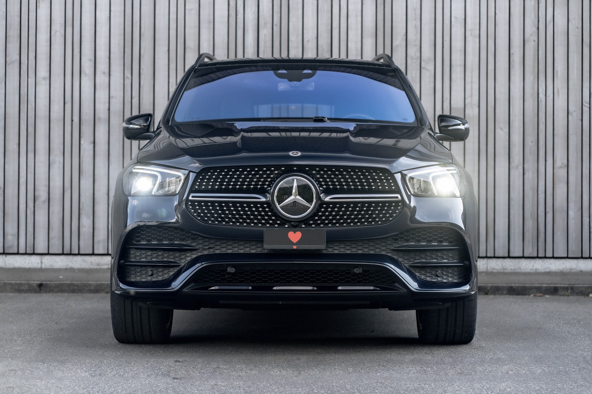 MERCEDES-BENZ GLE 400 d 4Matic AMG Line 9G-Tronic * INKL. MERCEDES GARANTIE * HINTERACHSLENKUNG *-image-1