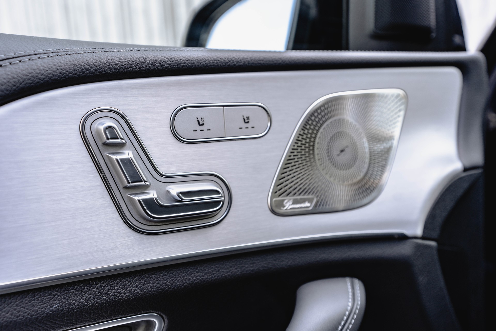 MERCEDES-BENZ GLE 400 d 4Matic AMG Line 9G-Tronic * INKL. MERCEDES GARANTIE * HINTERACHSLENKUNG *-image-10
