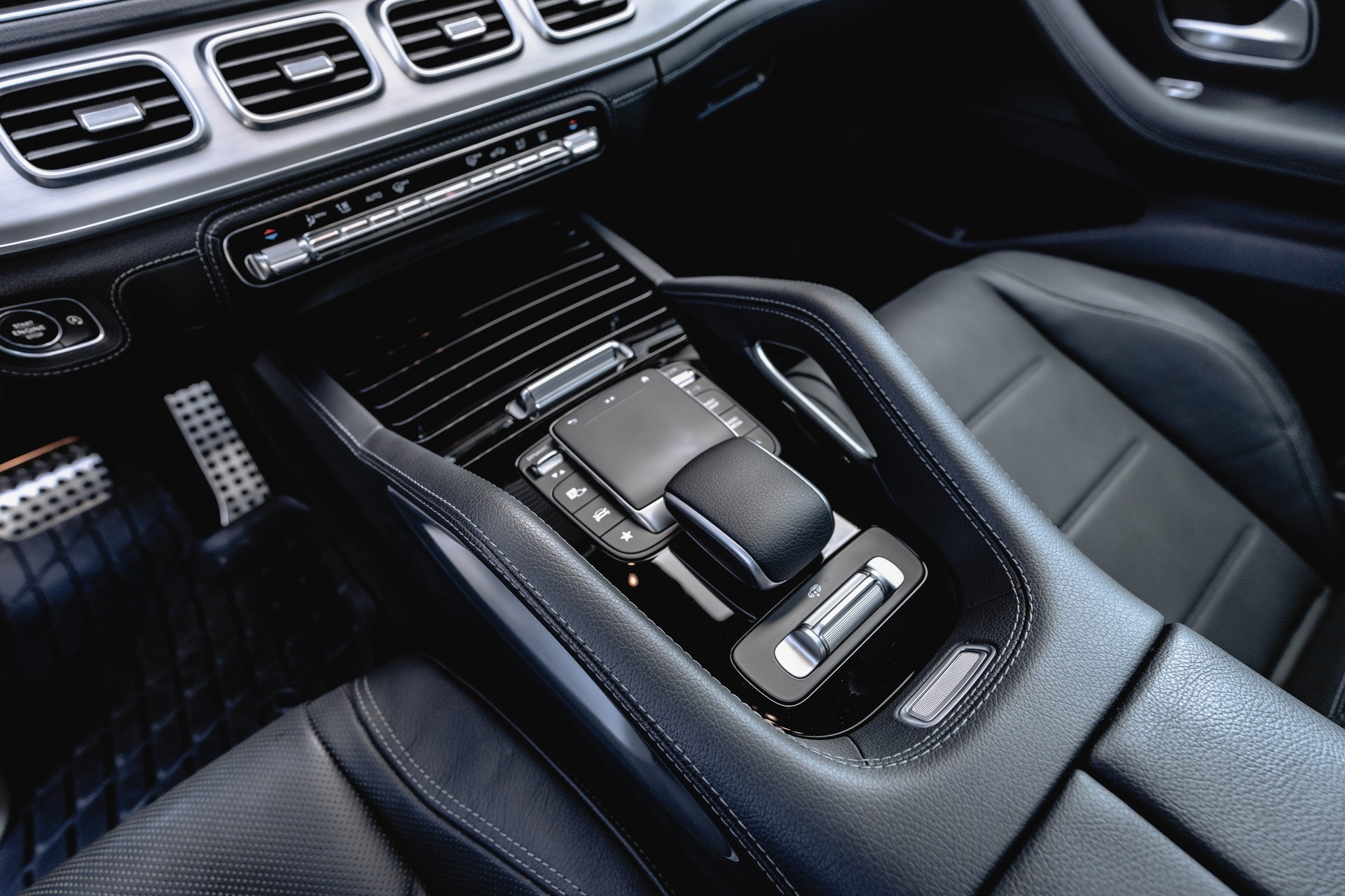 MERCEDES-BENZ GLE 400 d 4Matic AMG Line 9G-Tronic * INKL. MERCEDES GARANTIE * HINTERACHSLENKUNG *-image-29