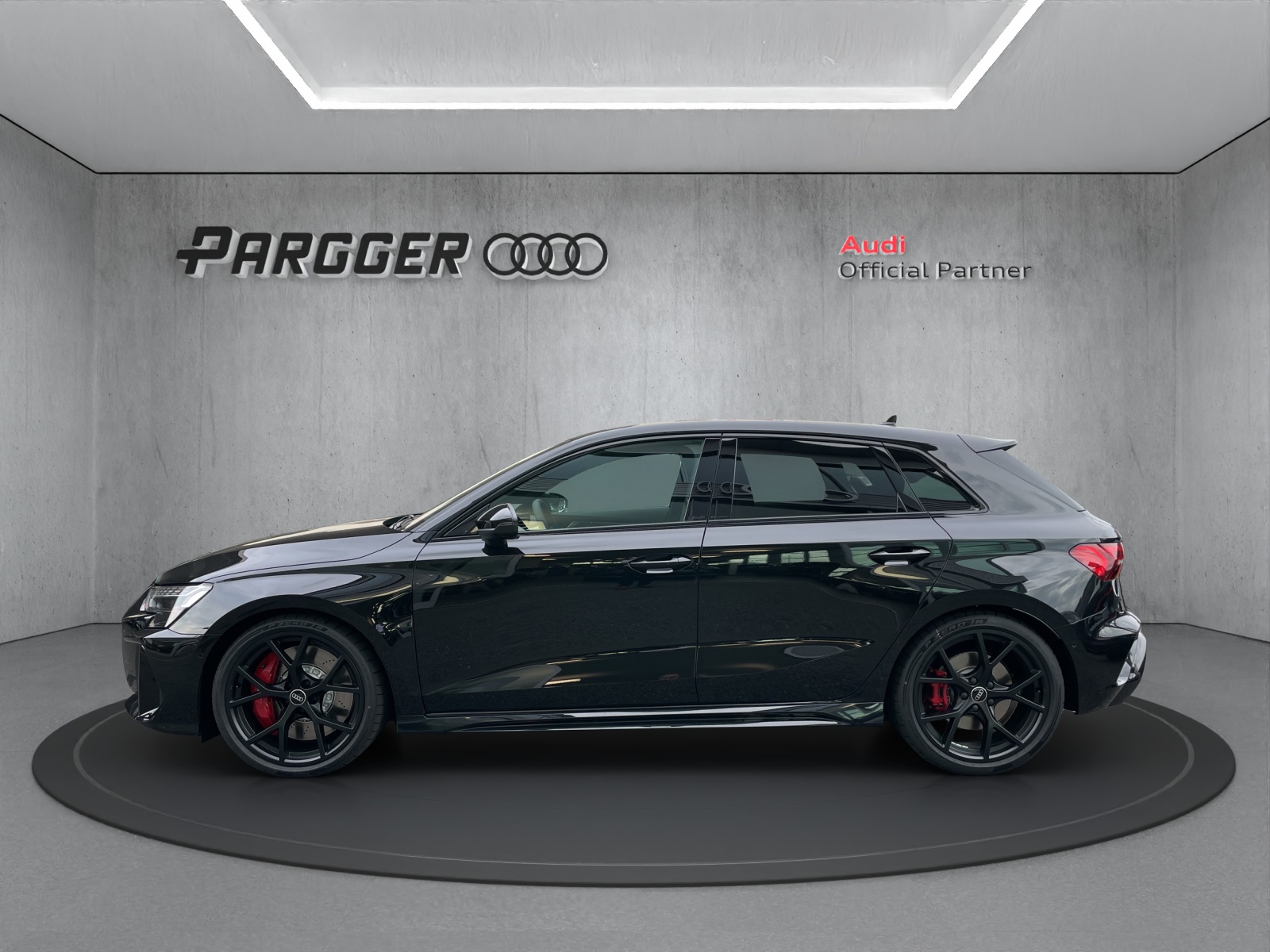 AUDI RS3 Sportback 2.5 TSI quattro S-tronic-image-2