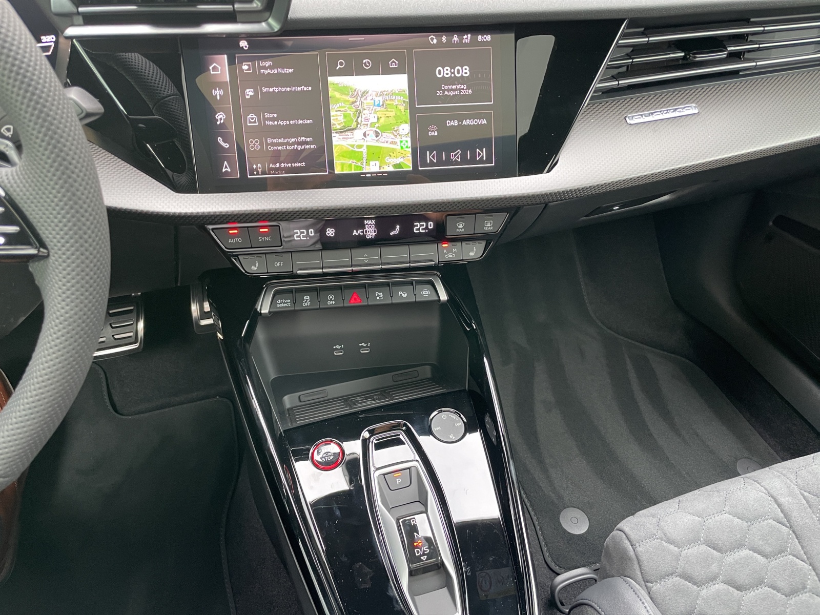 AUDI RS3 Sportback 2.5 TSI quattro S-tronic-image-11