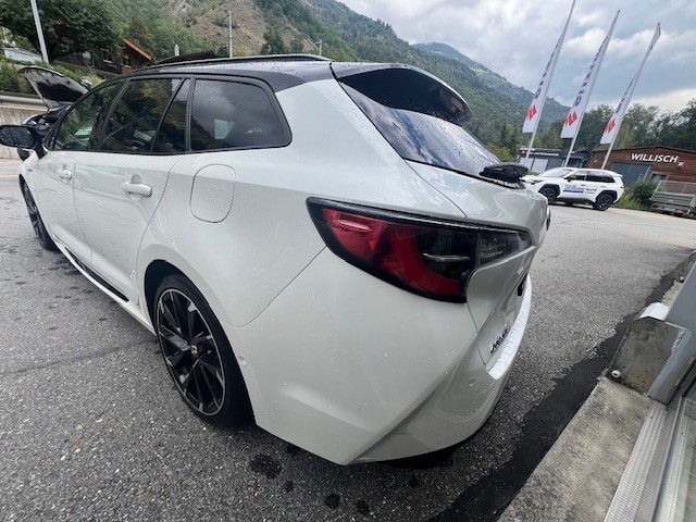 TOYOTA Corolla Touring Sports 2.0 HSD Trend e-CVT-image-3