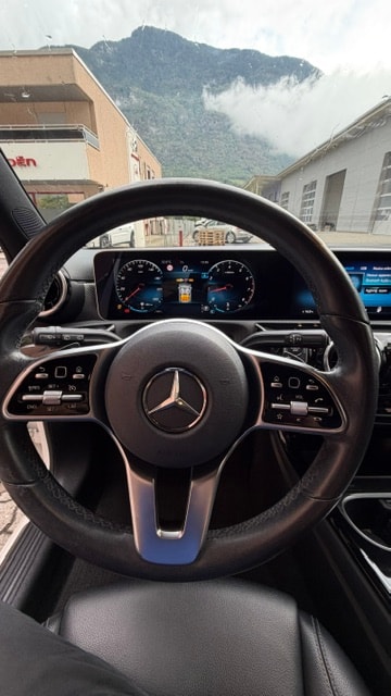 MERCEDES-BENZ A 180 7G-DCT-image-8