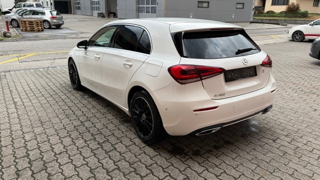 MERCEDES-BENZ A 180 7G-DCT-image-6