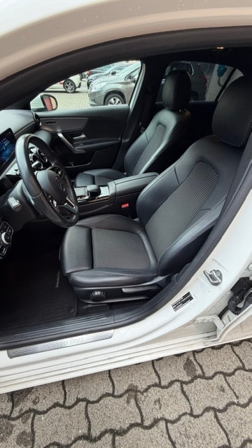 MERCEDES-BENZ A 180 7G-DCT-image-9