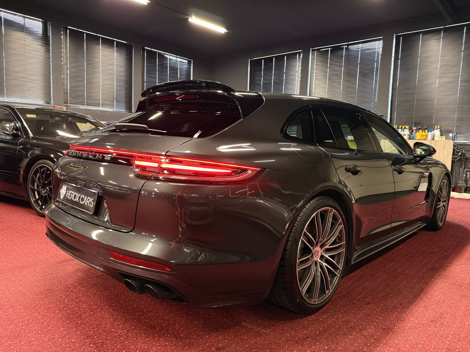 PORSCHE Panamera 4 E-Hybrid Sport Turismo / ** Vollausstattung - Porsche Service Historie **-image-4