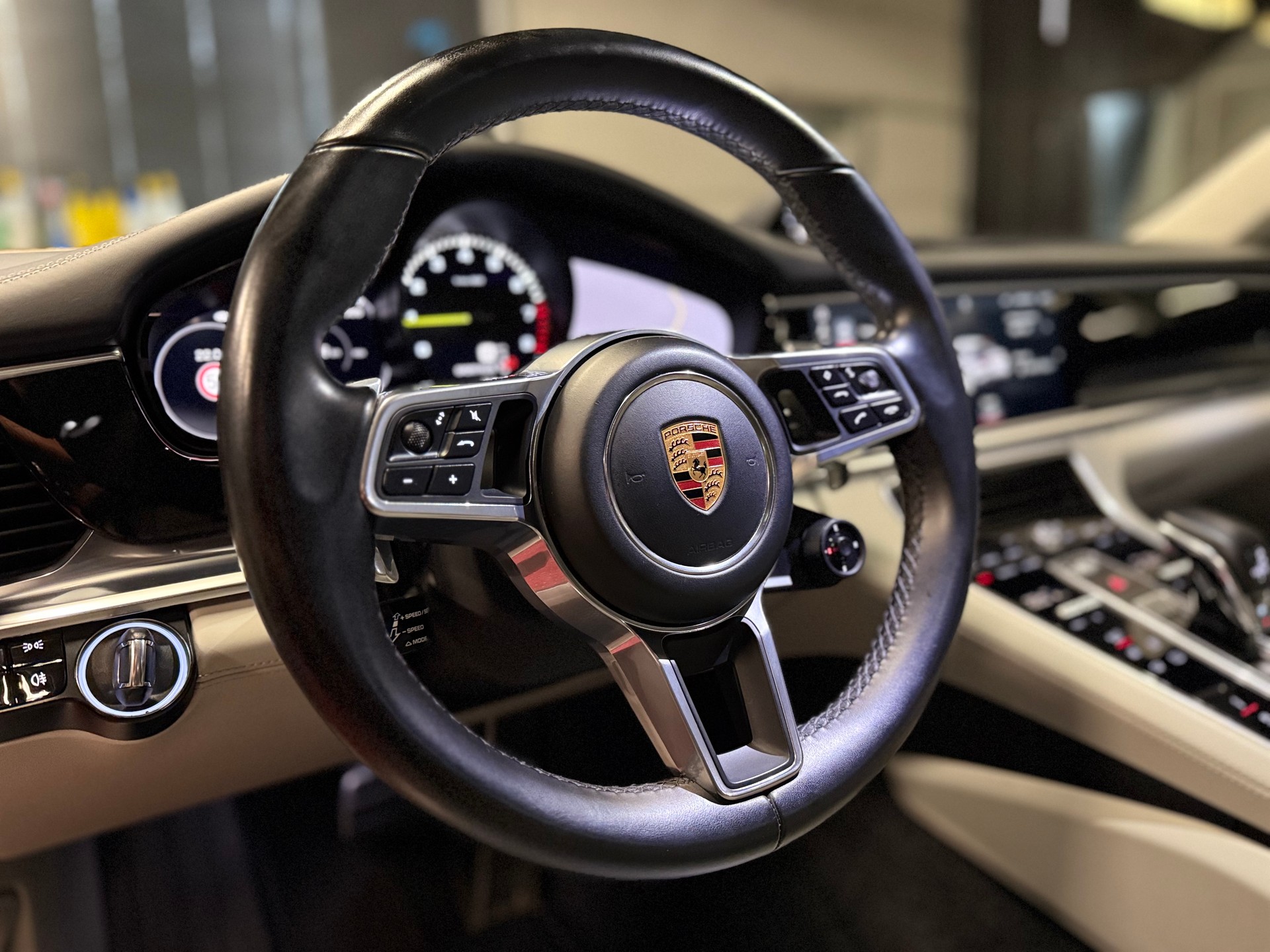 PORSCHE Panamera 4 E-Hybrid Sport Turismo / ** Vollausstattung - Porsche Service Historie **-image-12