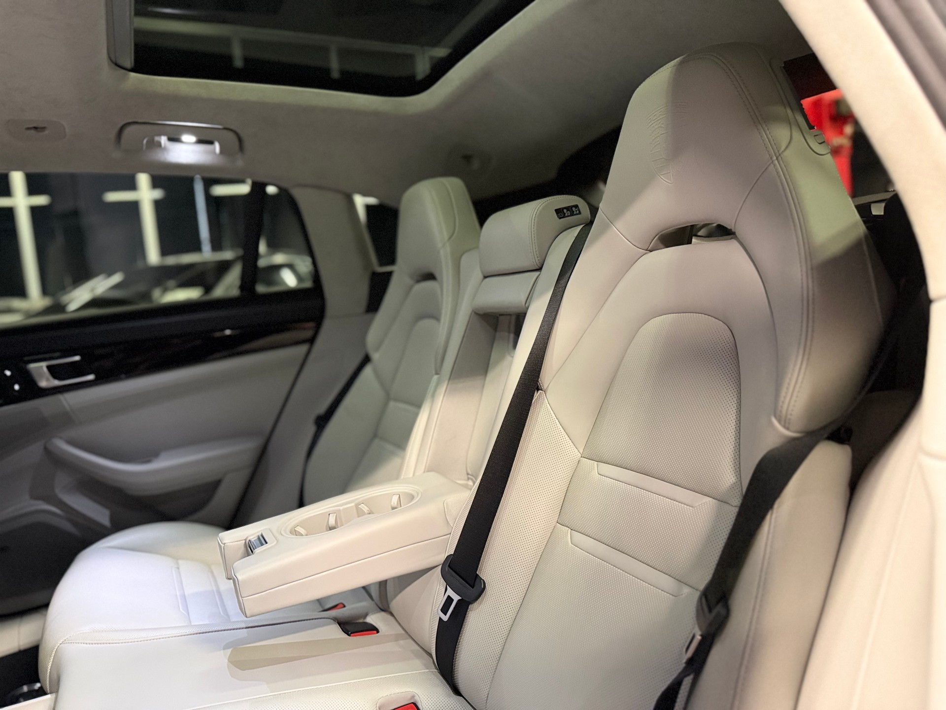 PORSCHE Panamera 4 E-Hybrid Sport Turismo / ** Vollausstattung - Porsche Service Historie **-image-22