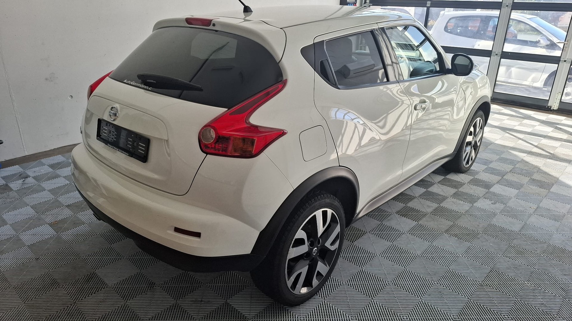 NISSAN Juke 1.6 tekna Xtronic CVT-image-5