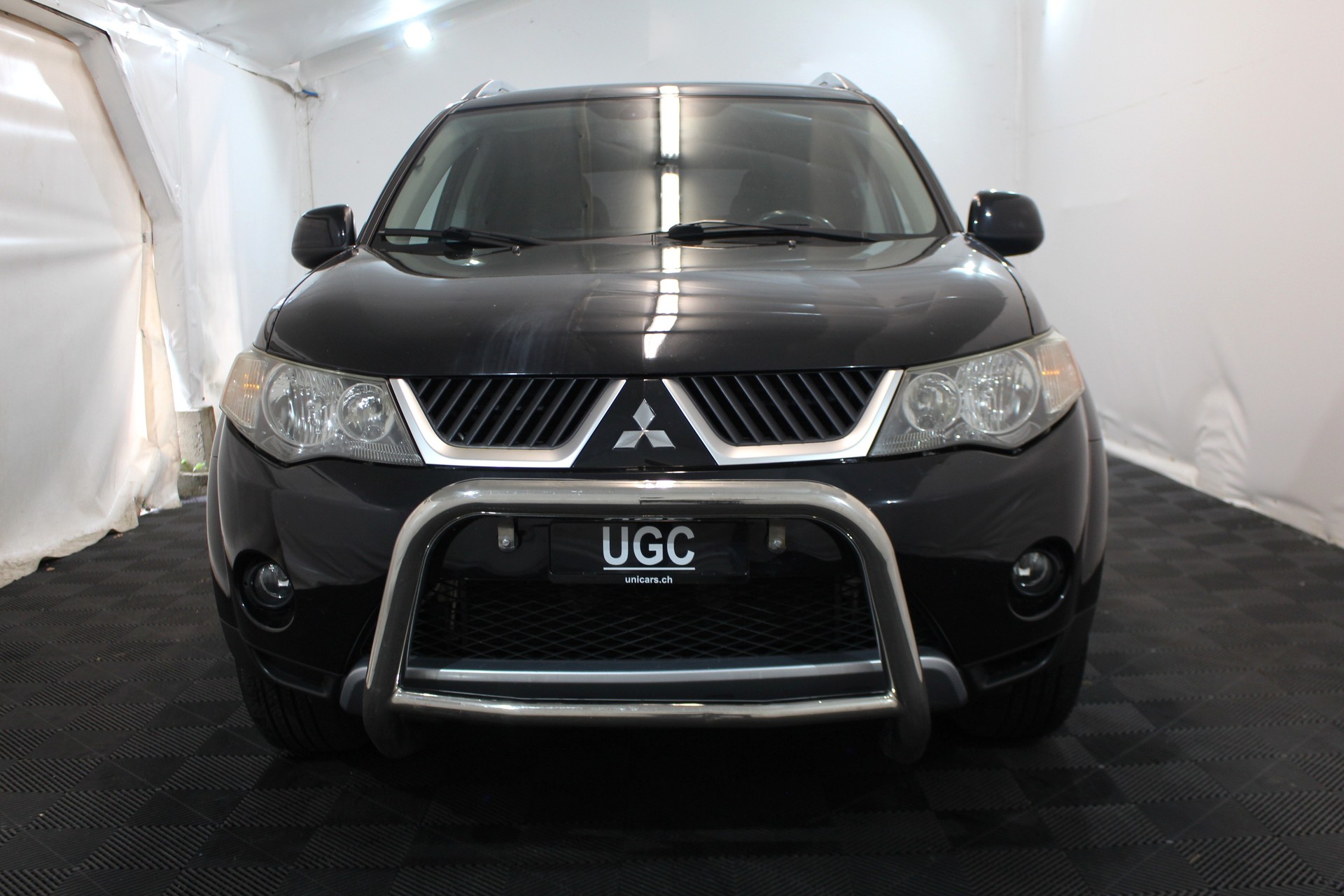 MITSUBISHI Outlander 2.4 MIVEC Invite CVT-showroom-element-1