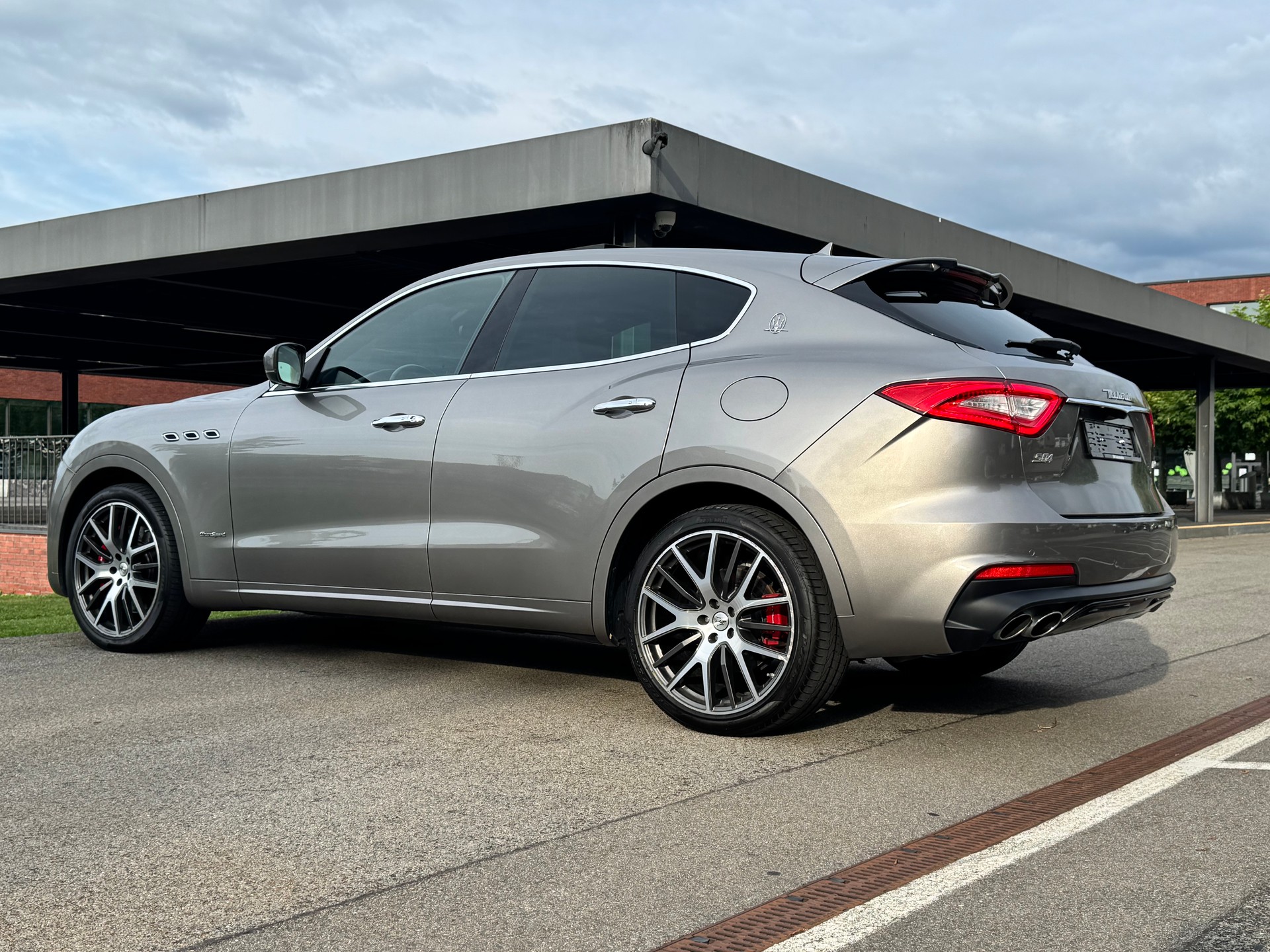 MASERATI Levante S 3.0V6 GranSport Automatica(CH)-image-5