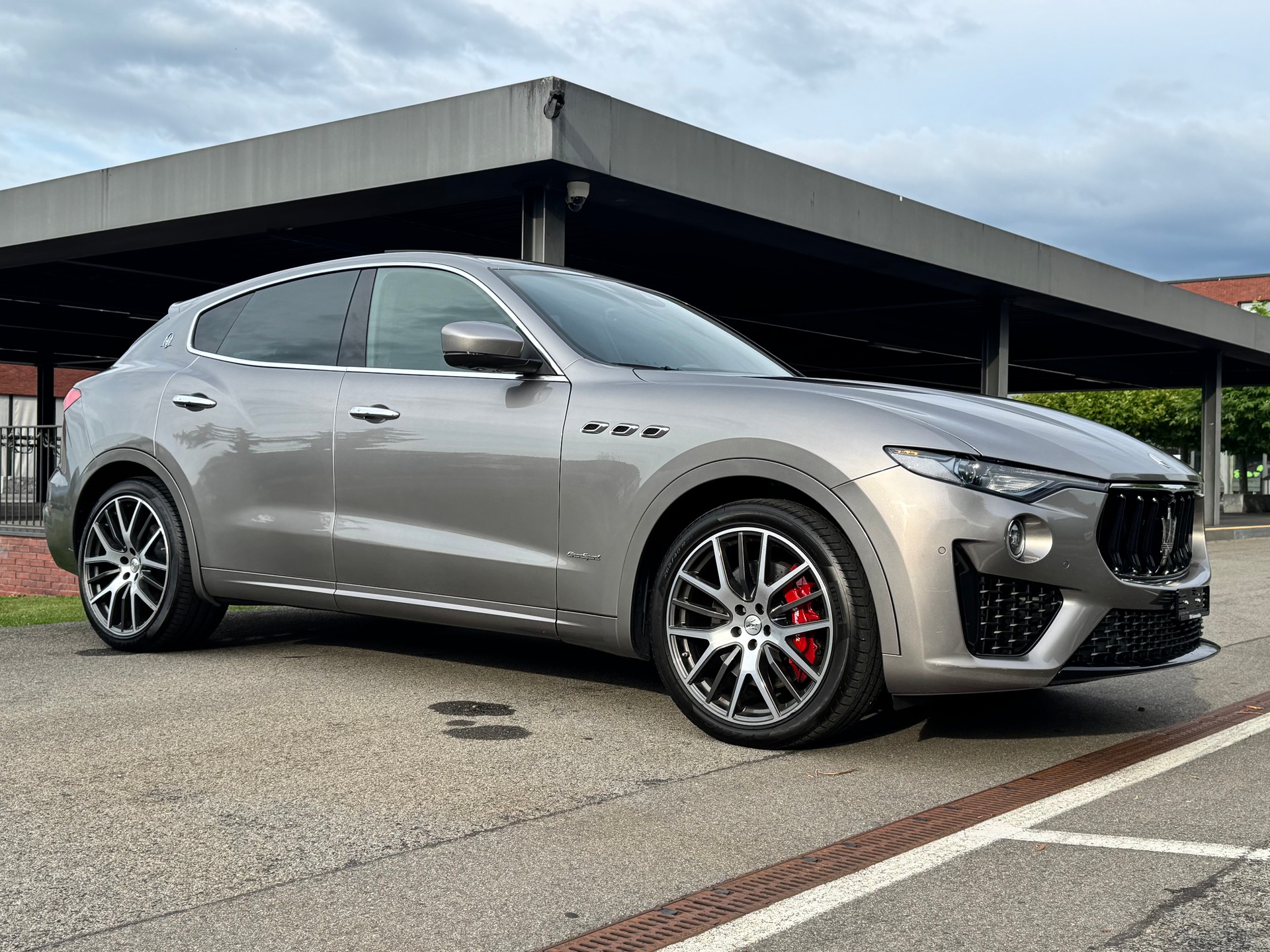 MASERATI Levante S 3.0V6 GranSport Automatica(CH)-image-4