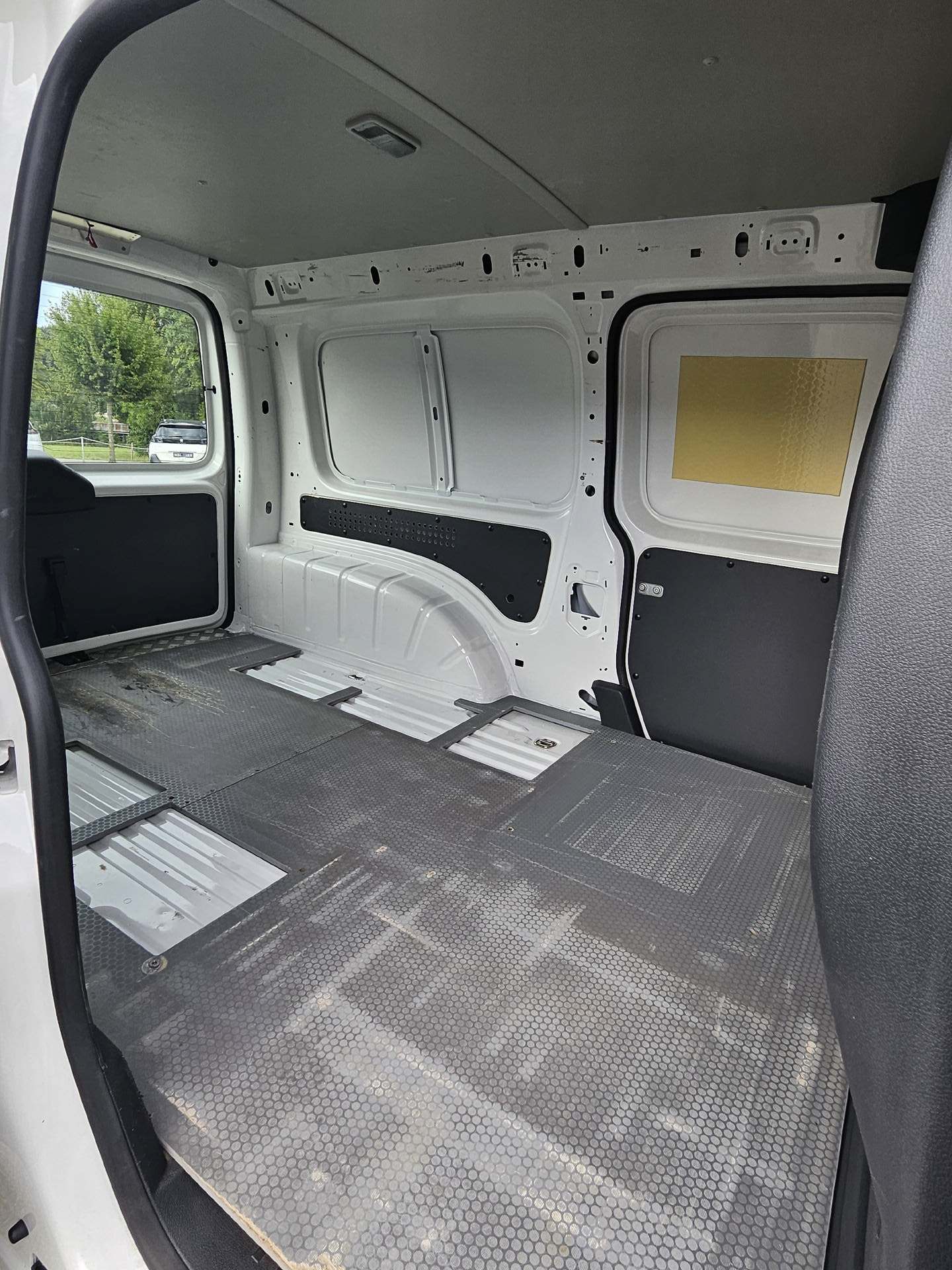 VW Caddy Maxi Kaw. 2.0 TDI 122 BMT 4motion * Klima * Anhängerkupplung * Navi *-image-9