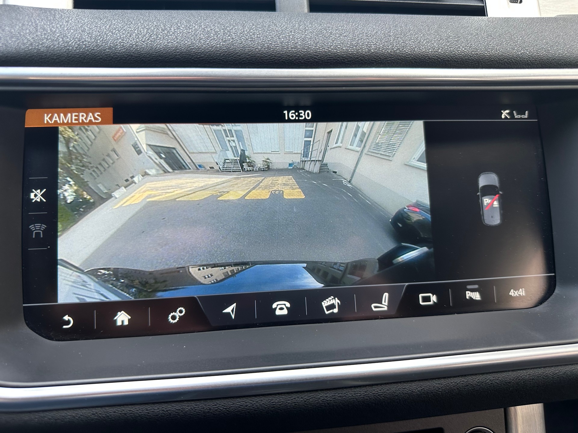 LAND ROVER Range Rover Evoque 2.0 Si4 SE AT9-image-25