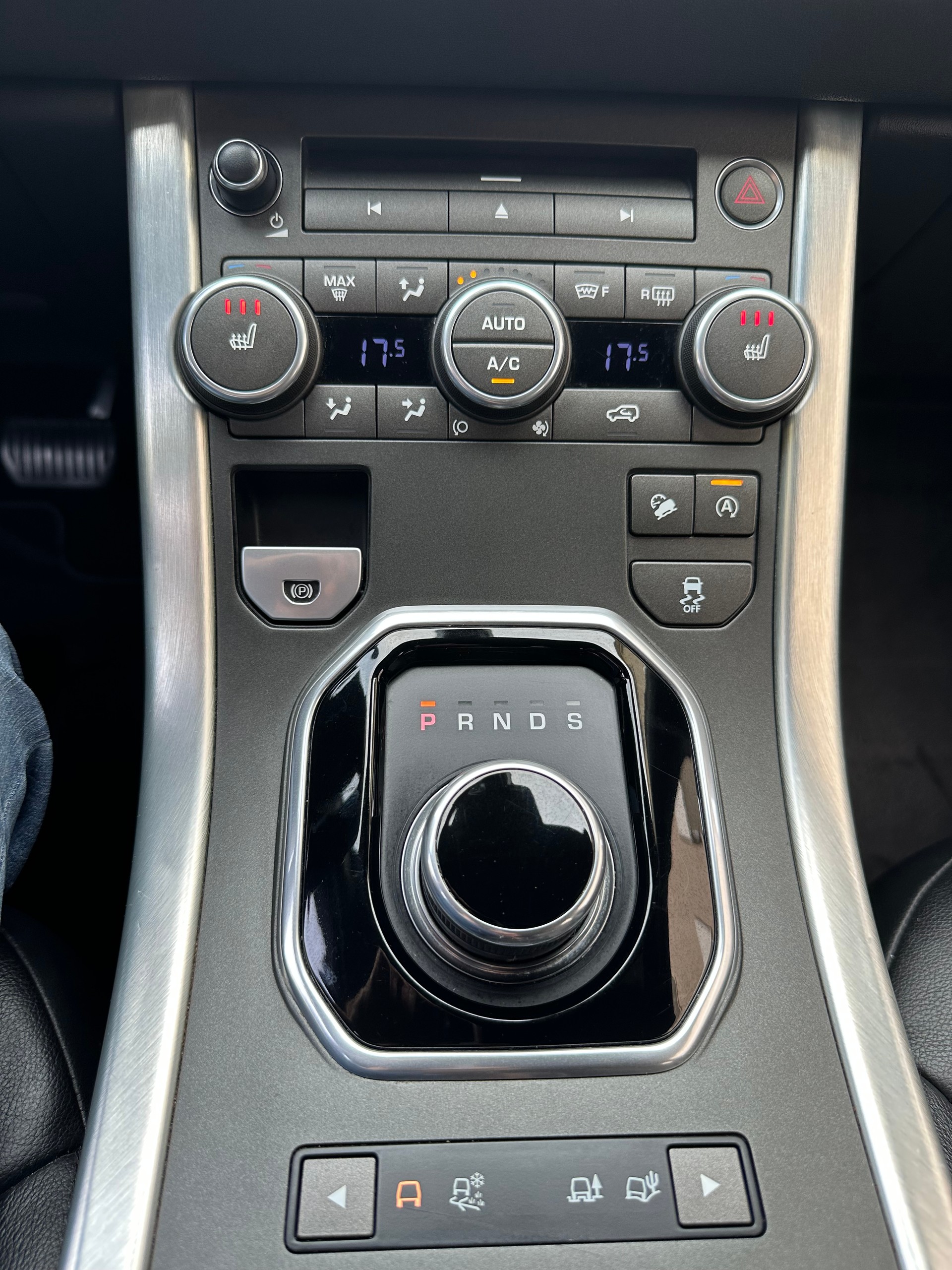 LAND ROVER Range Rover Evoque 2.0 Si4 SE AT9-image-20