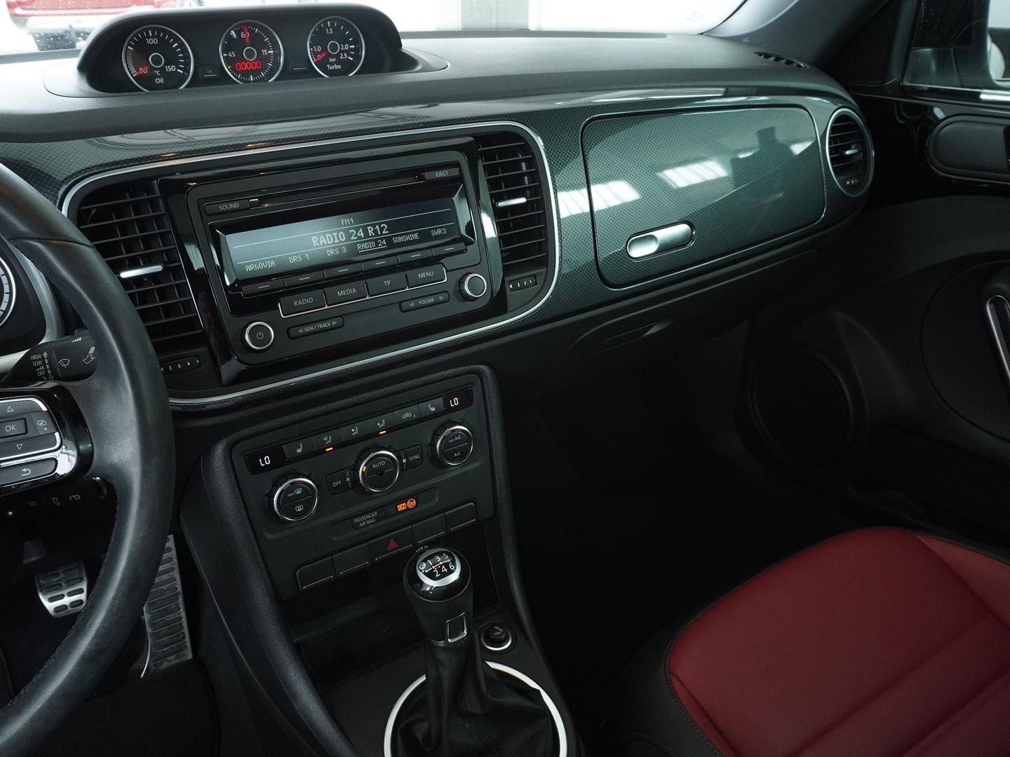 VW Beetle 2.0 TSI Sport-image-7