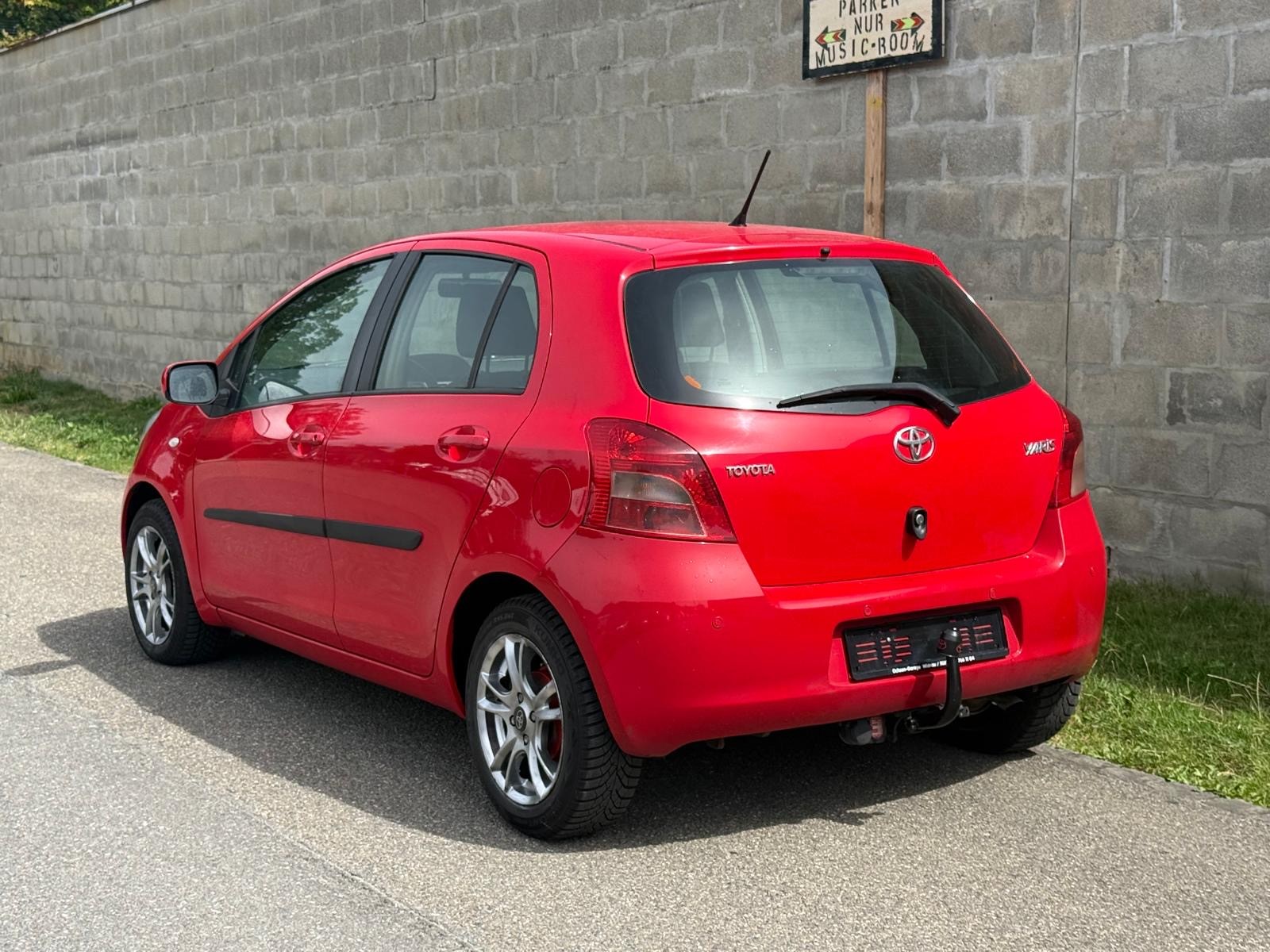 TOYOTA Yaris 1.33 Sol-image-4