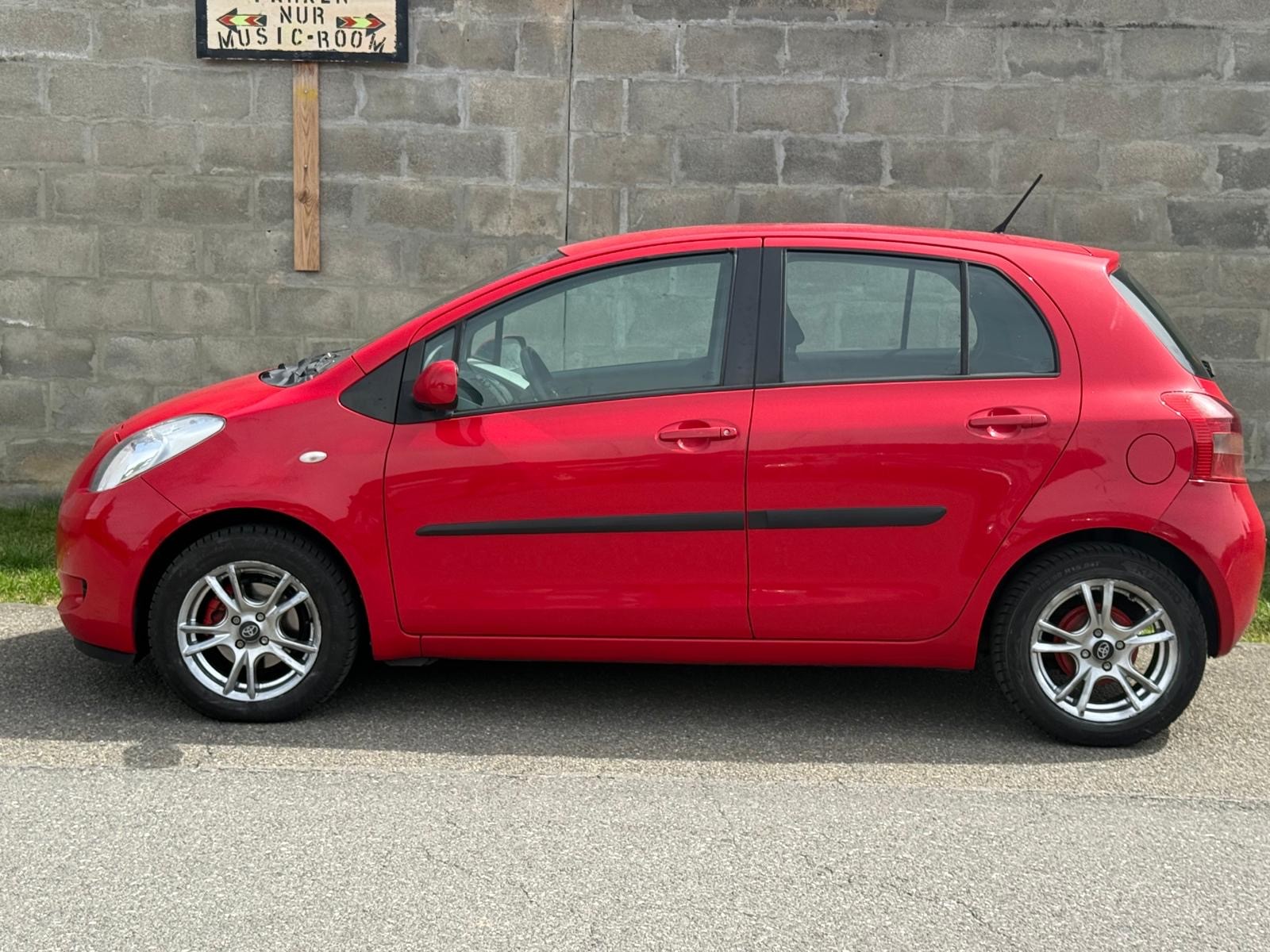 TOYOTA Yaris 1.33 Sol-image-1