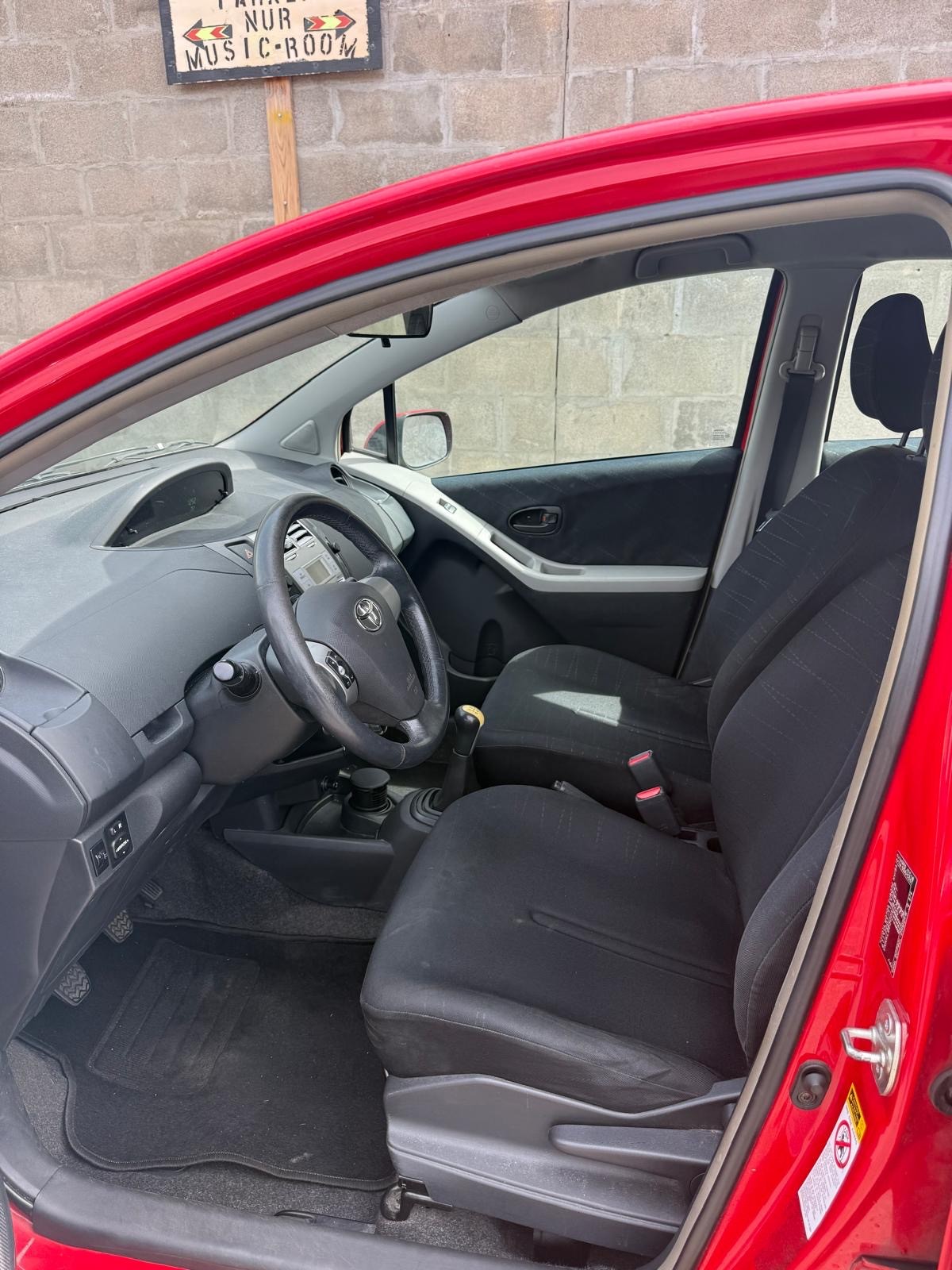 TOYOTA Yaris 1.33 Sol-image-6