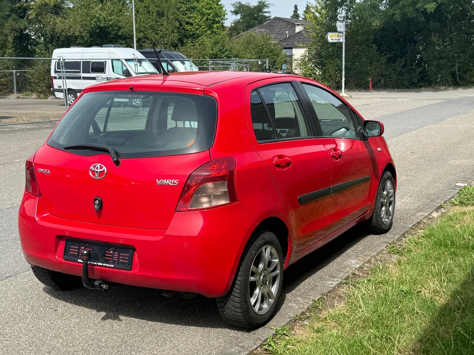 TOYOTA Yaris 1.33 Sol-image-2
