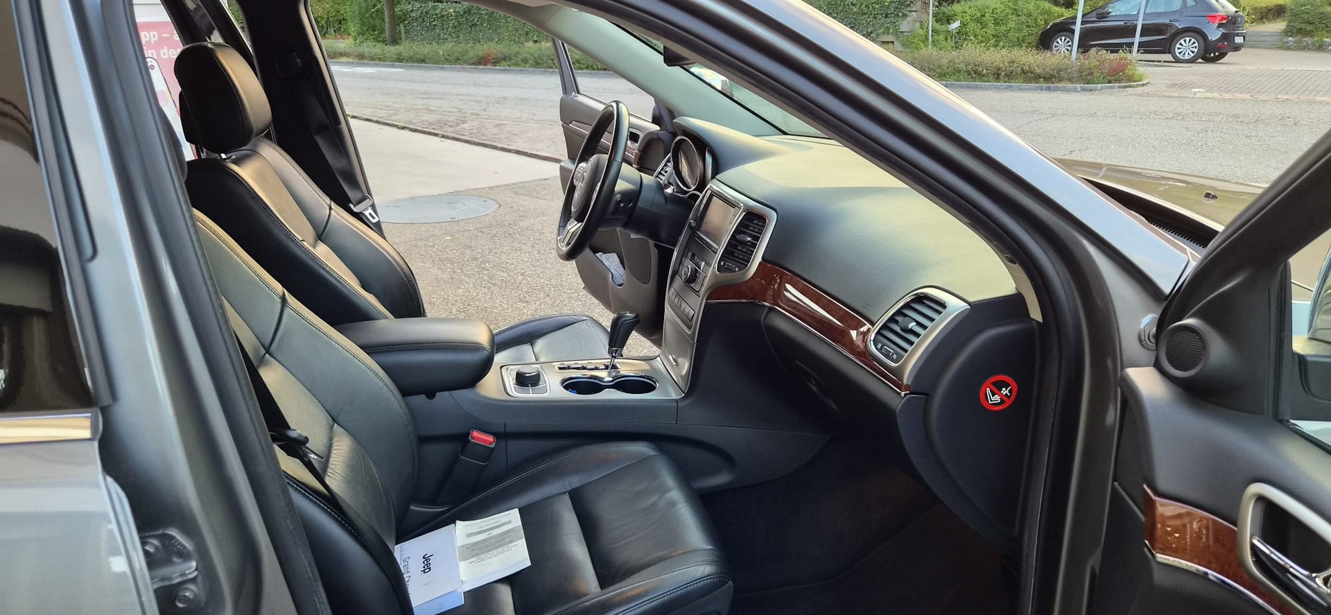 JEEP Grand Cherokee 3.6 V6 Limited Automatic-image-7
