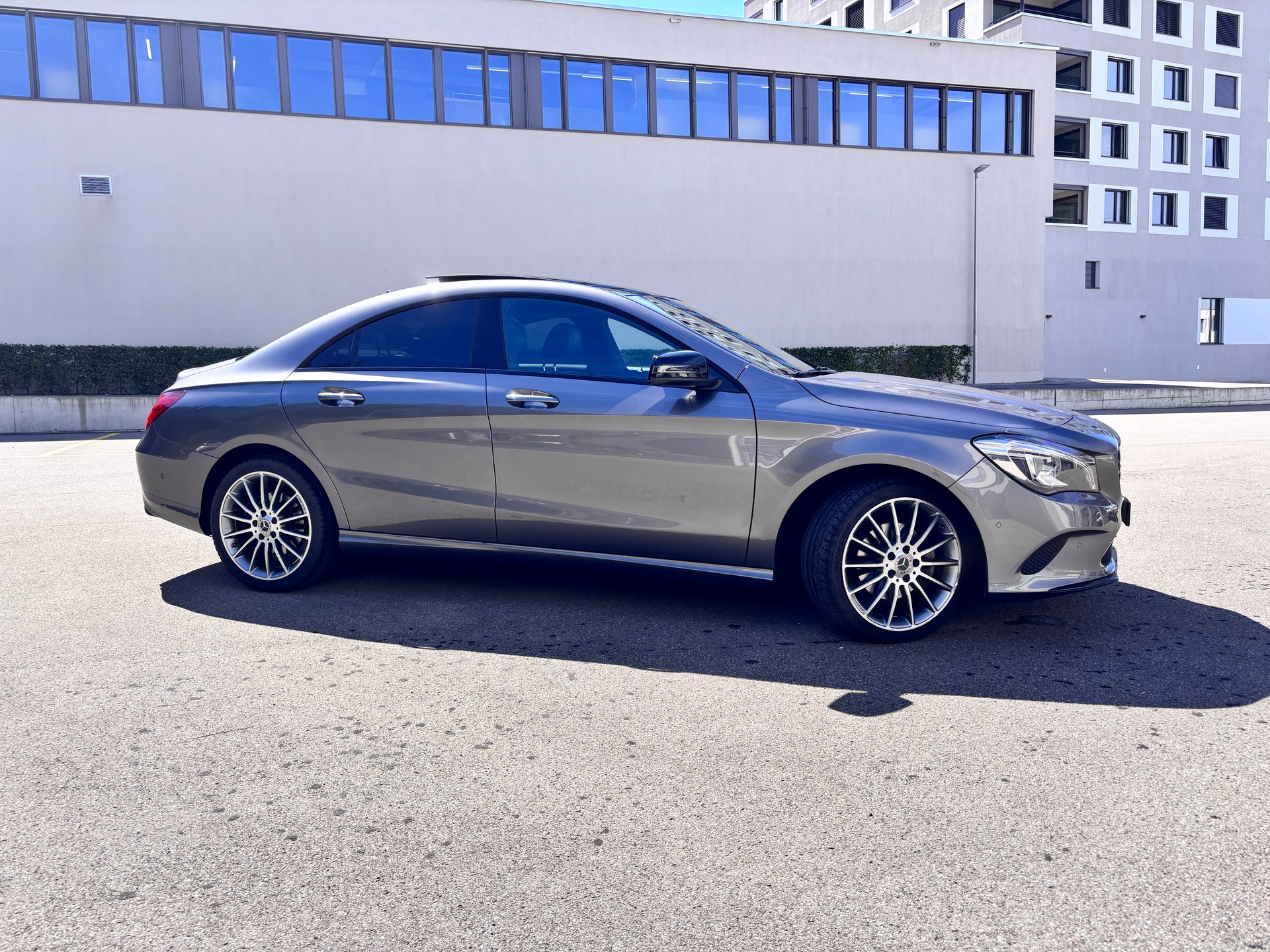 MERCEDES-BENZ CLA 200 Night Star-image-2