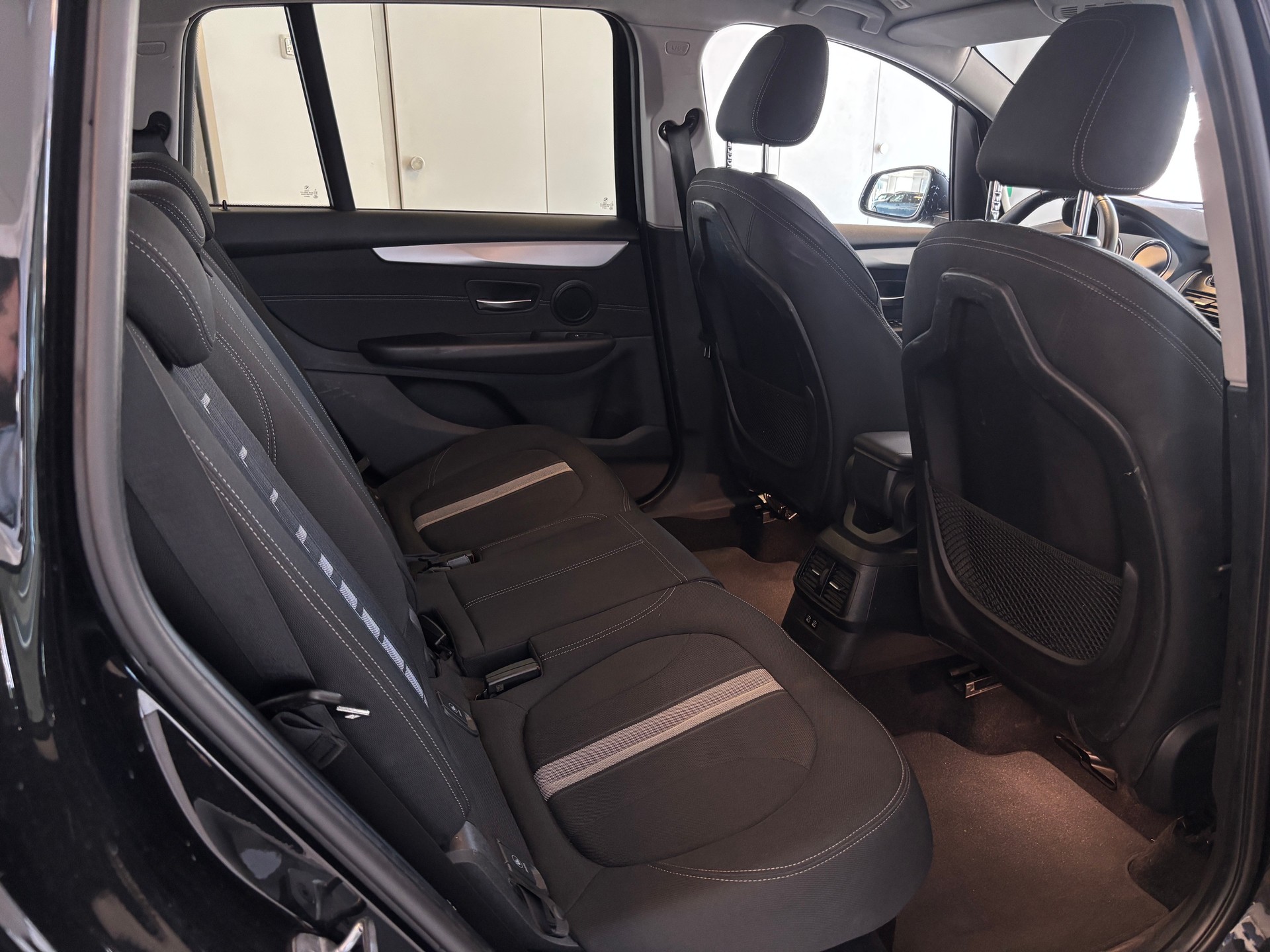 BMW 218d xDrive Gran Tourer Steptronic-image-12