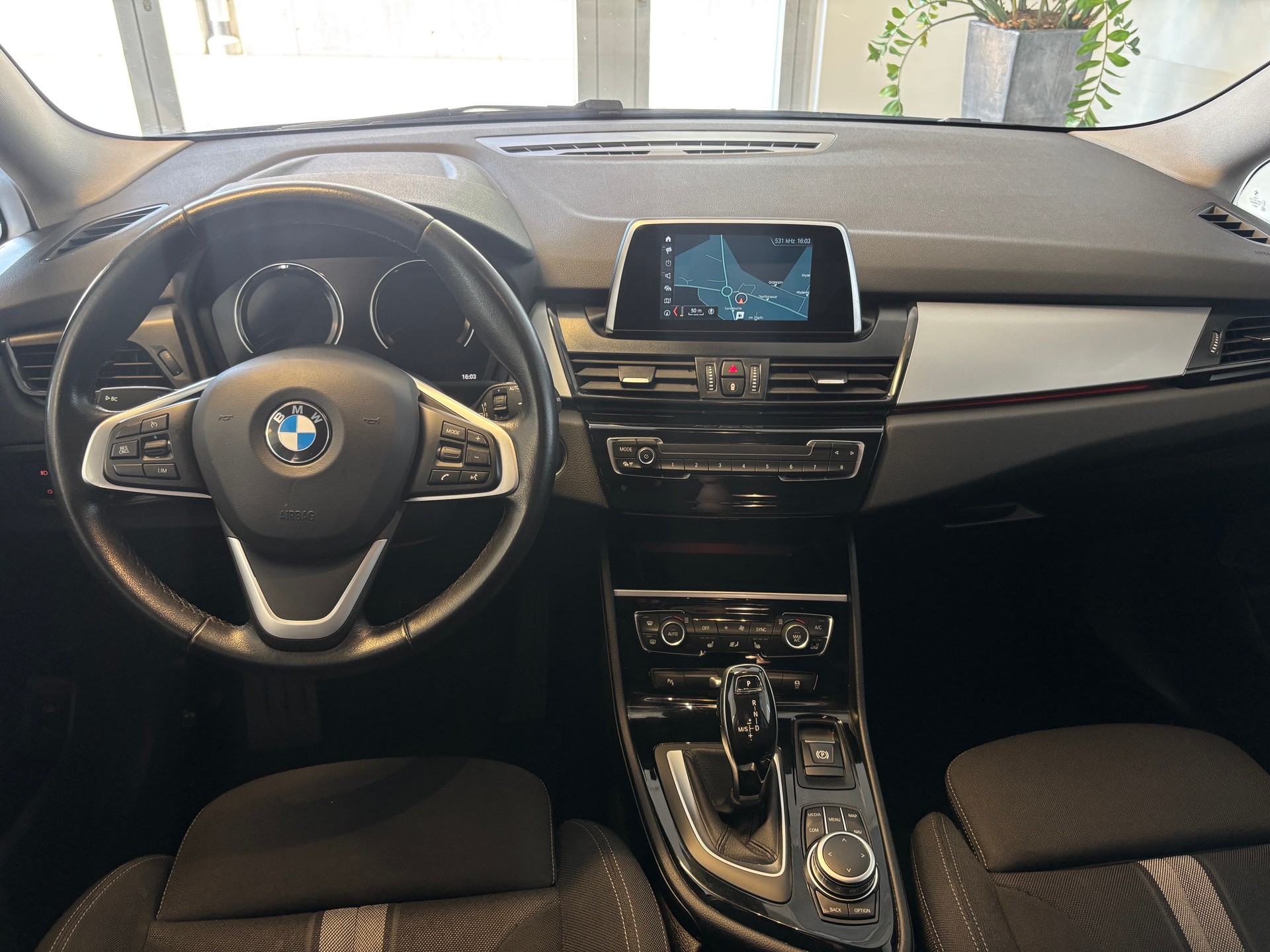 BMW 218d xDrive Gran Tourer Steptronic-image-7