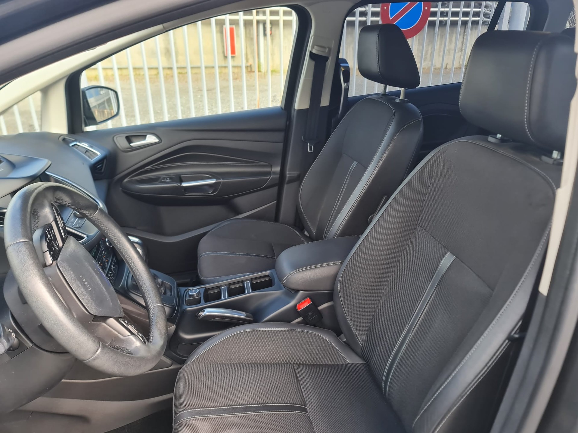 FORD GrC-Max 1.5 SCTi Titanium X-image-9